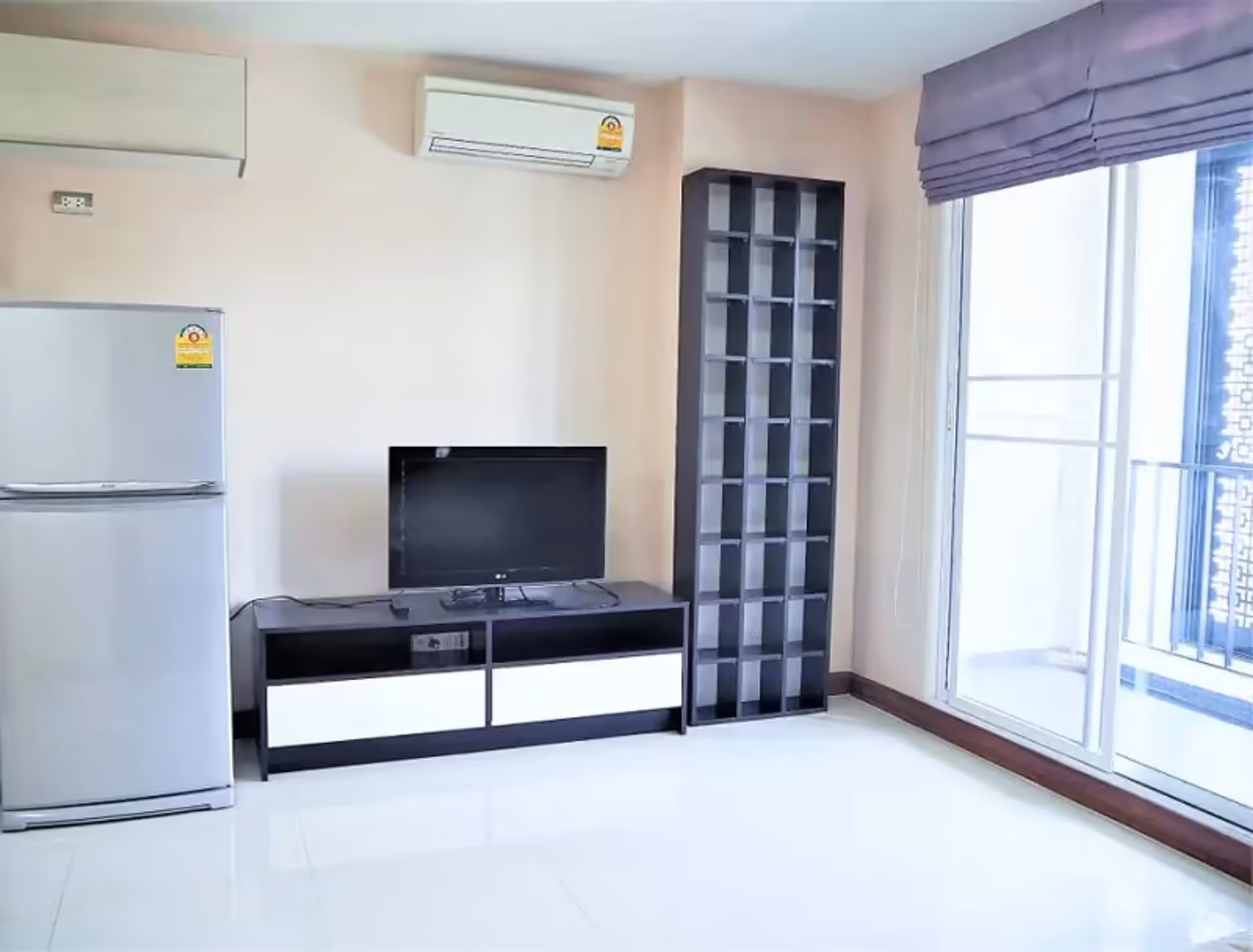 1 Bedroom Condo - Image 1