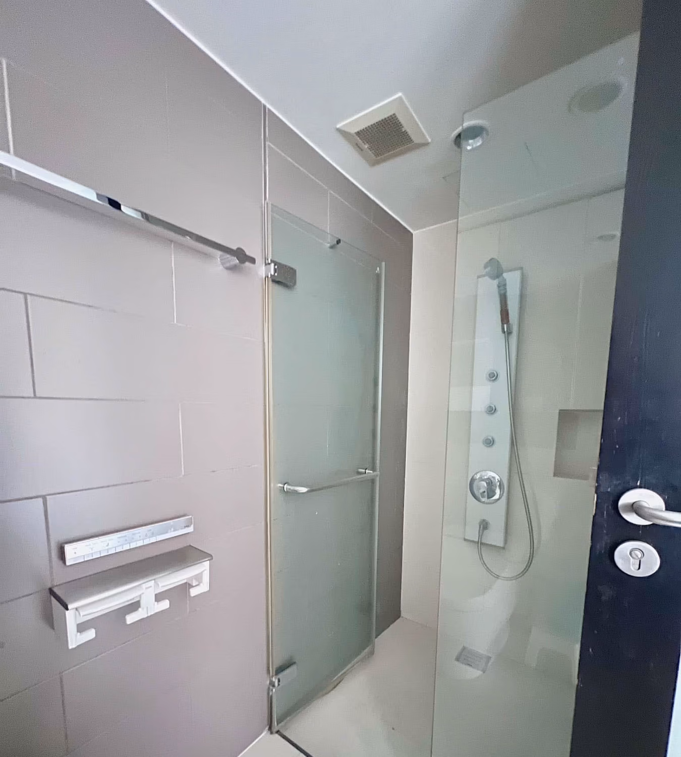 1 Bed Condo for Sale in Khlong Toei - Image 11