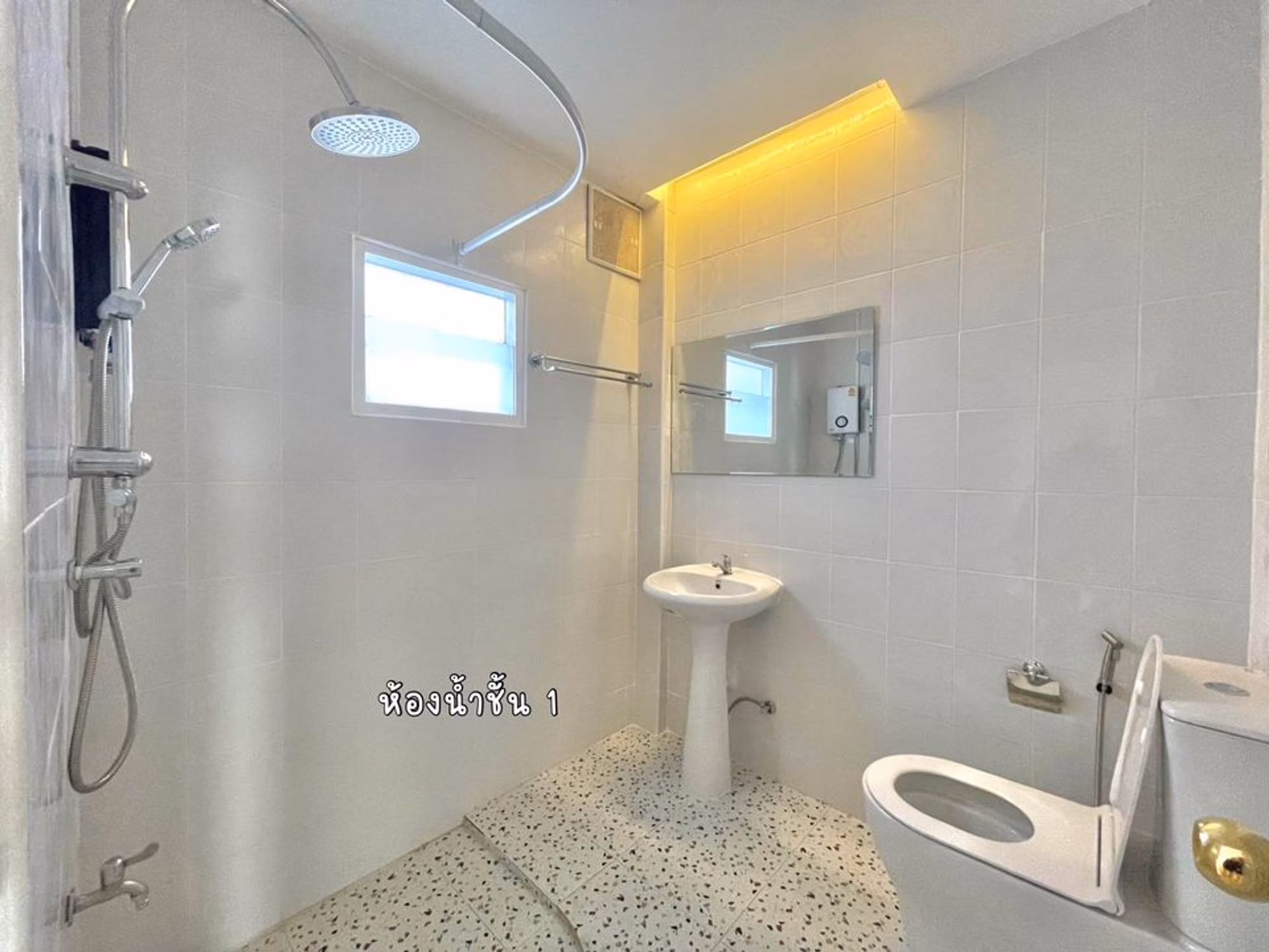 Townhouse for Sale in Nong Chom, San Sai - Image 5