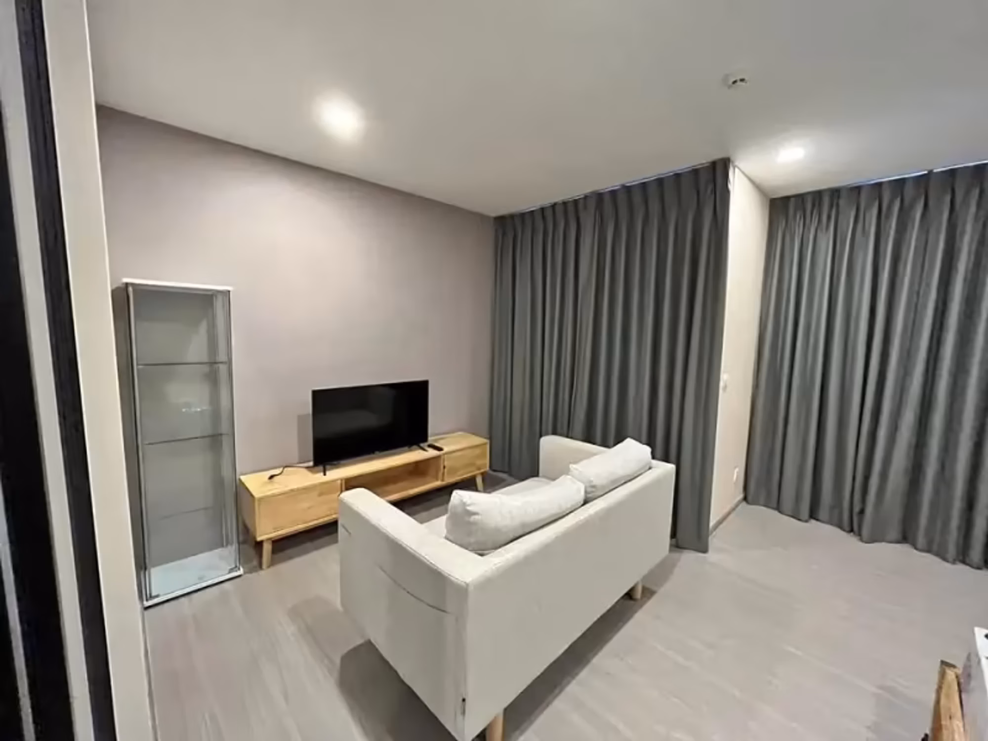 1 Bedroom Condo - Image 2