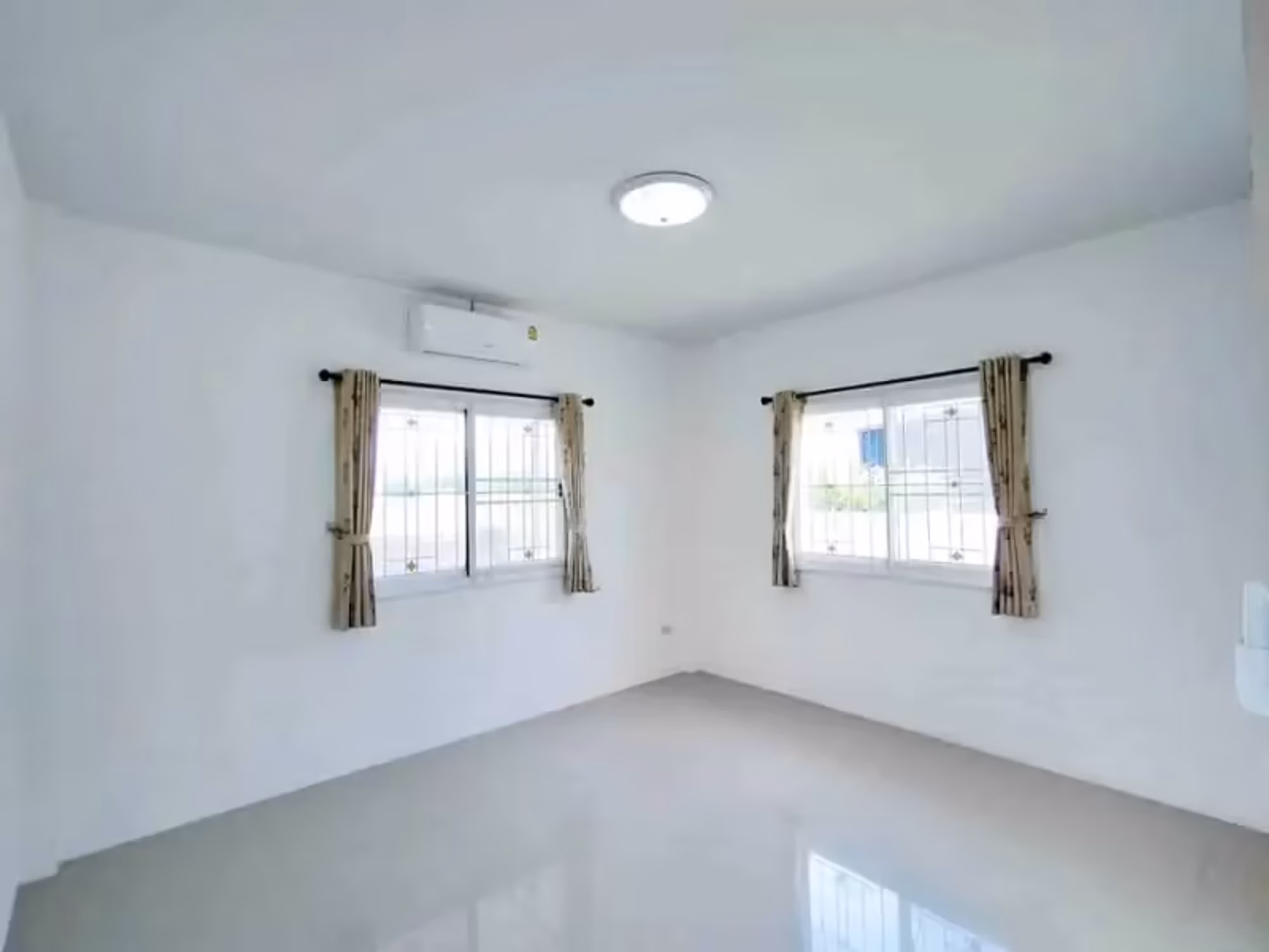 2 Bedroom House - Image 6