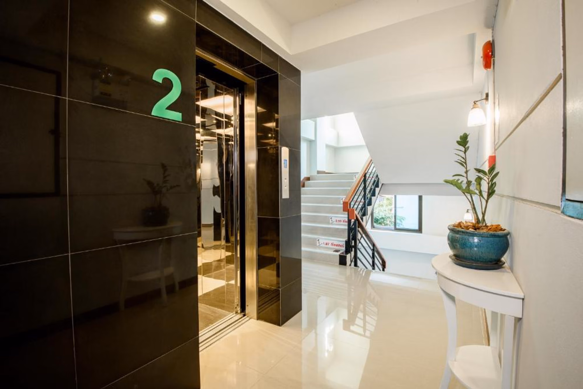 Commercial/Shophouse for Sale at Room Lanna Hotel - Image 6