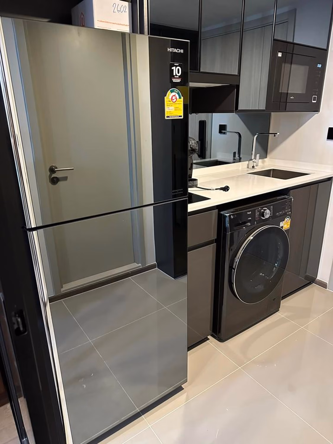 1 Bed Condo for Rent Near Hua Lamphong MRT - Image 9