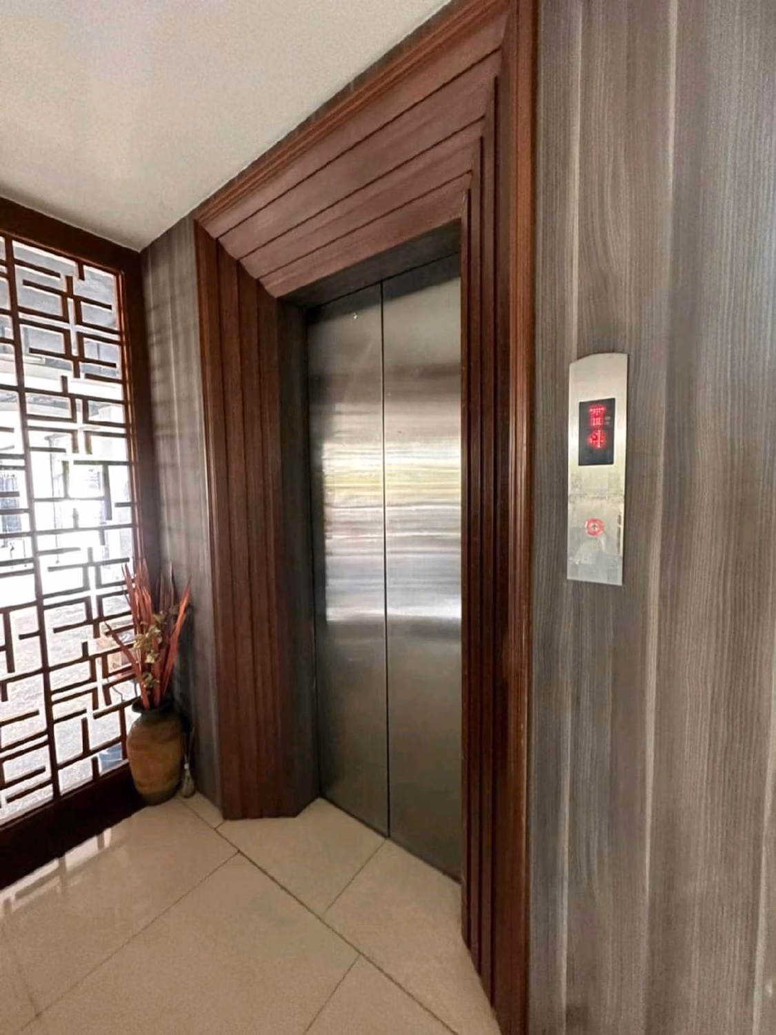 27 Bed Commercial for Rent in Watthana - Image 4