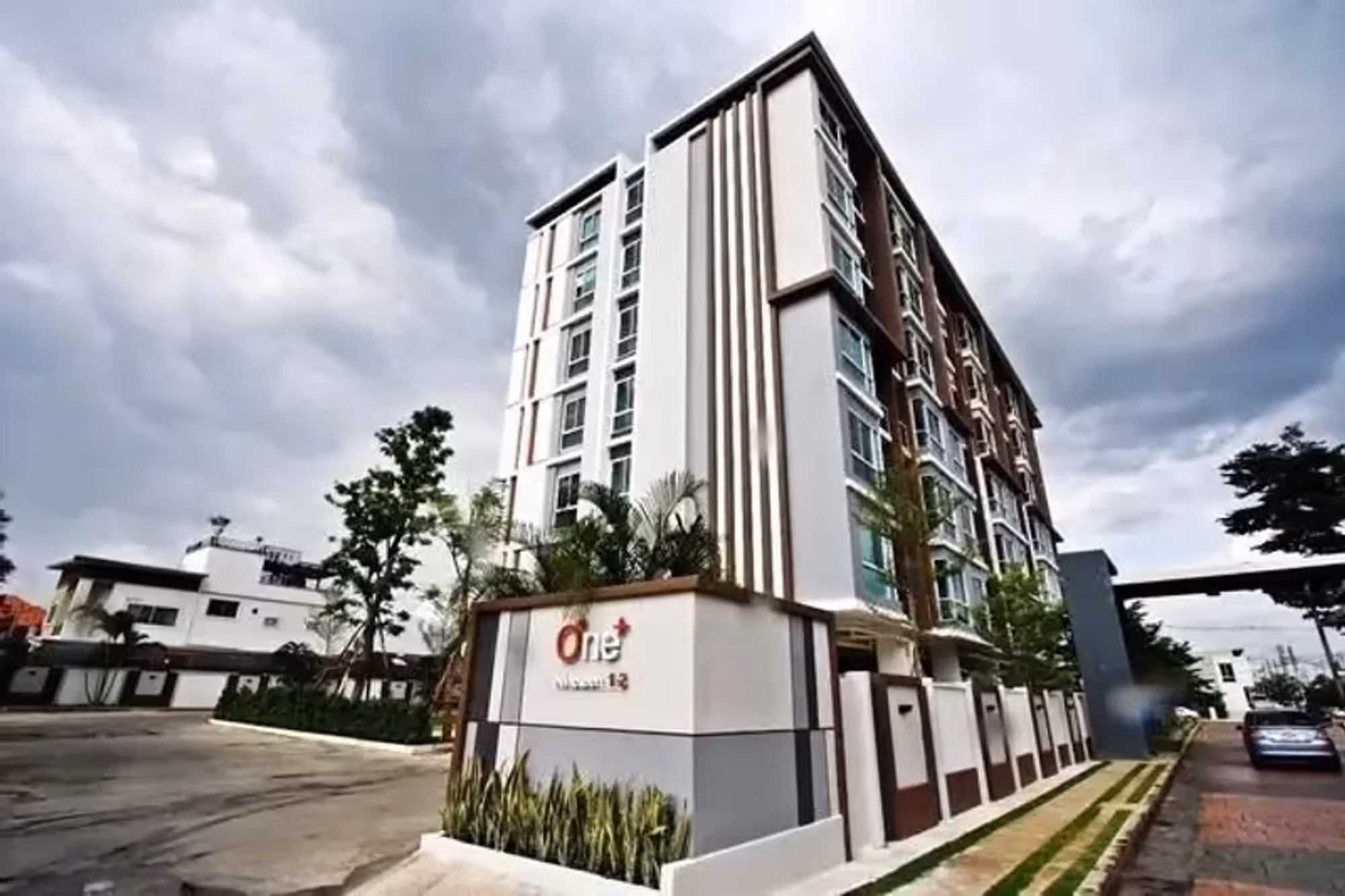 4 Bedroom Condo - Image 12