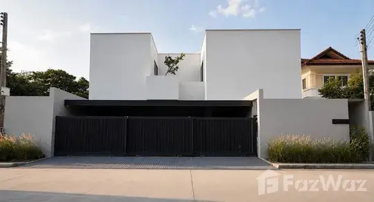 4 Bedroom House - Image 45