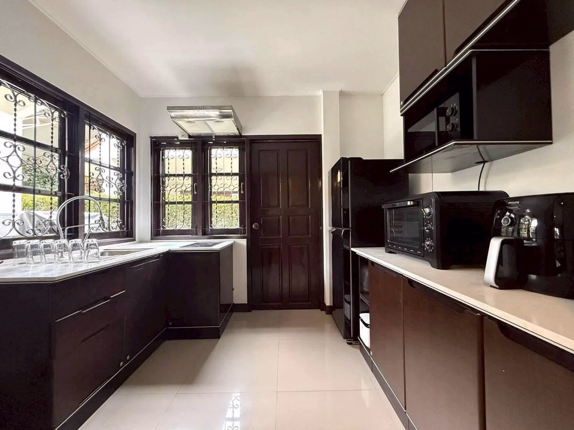 Detached House - Image 4