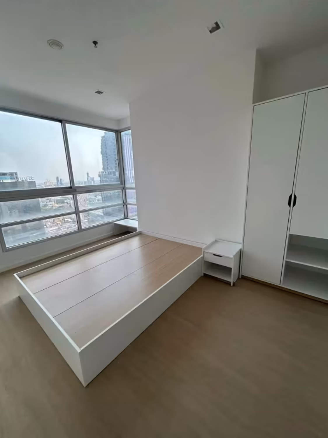 Condo - Image 7