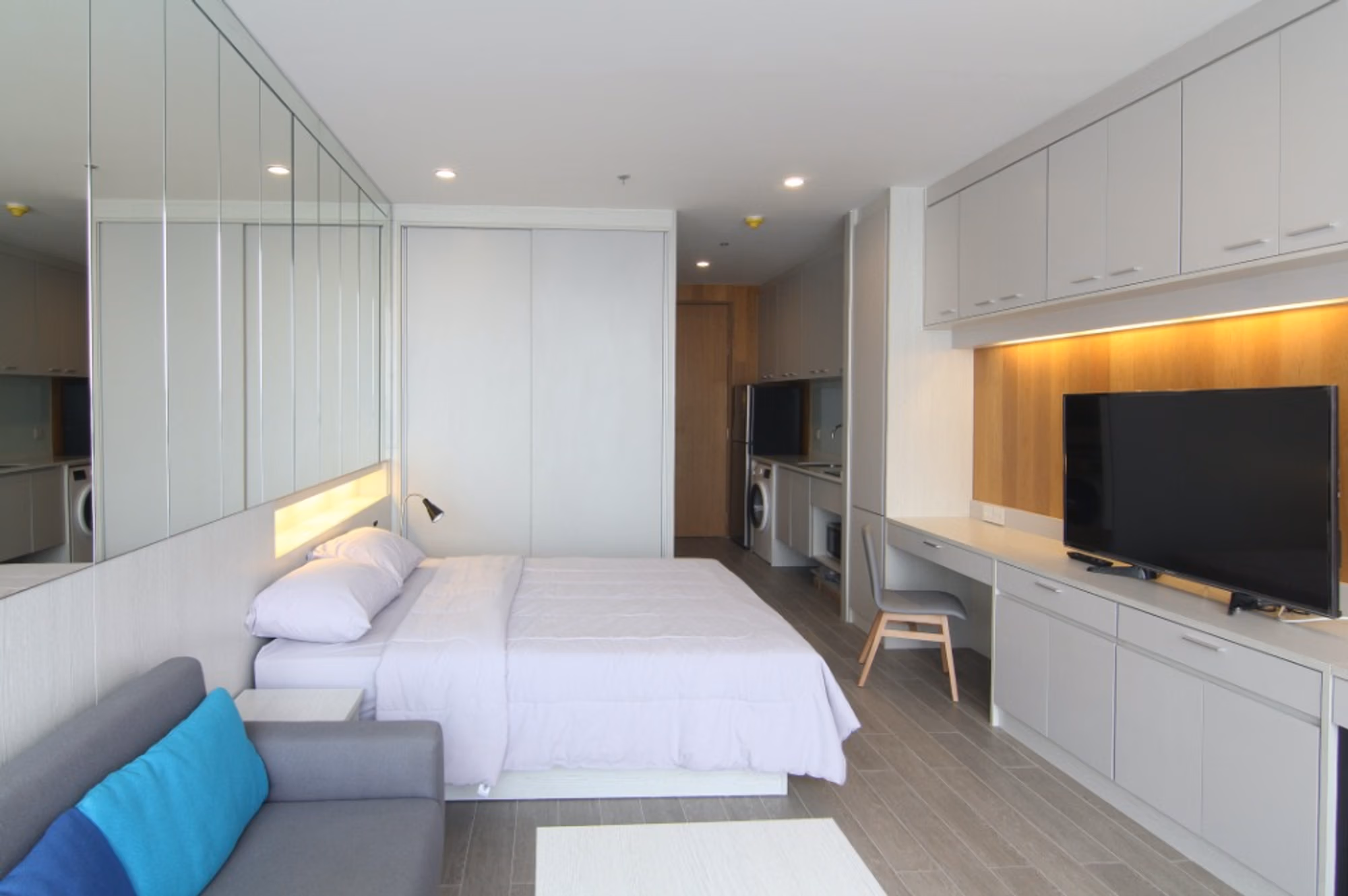 null ห้องนอน Condo สำหรับ จำหน่าย ใกล้ Surasak BTS - Image 4