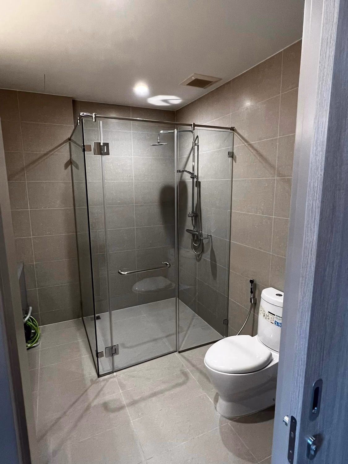 2 Bed Condo for Rent Near Phloen Chit BTS - Image 5