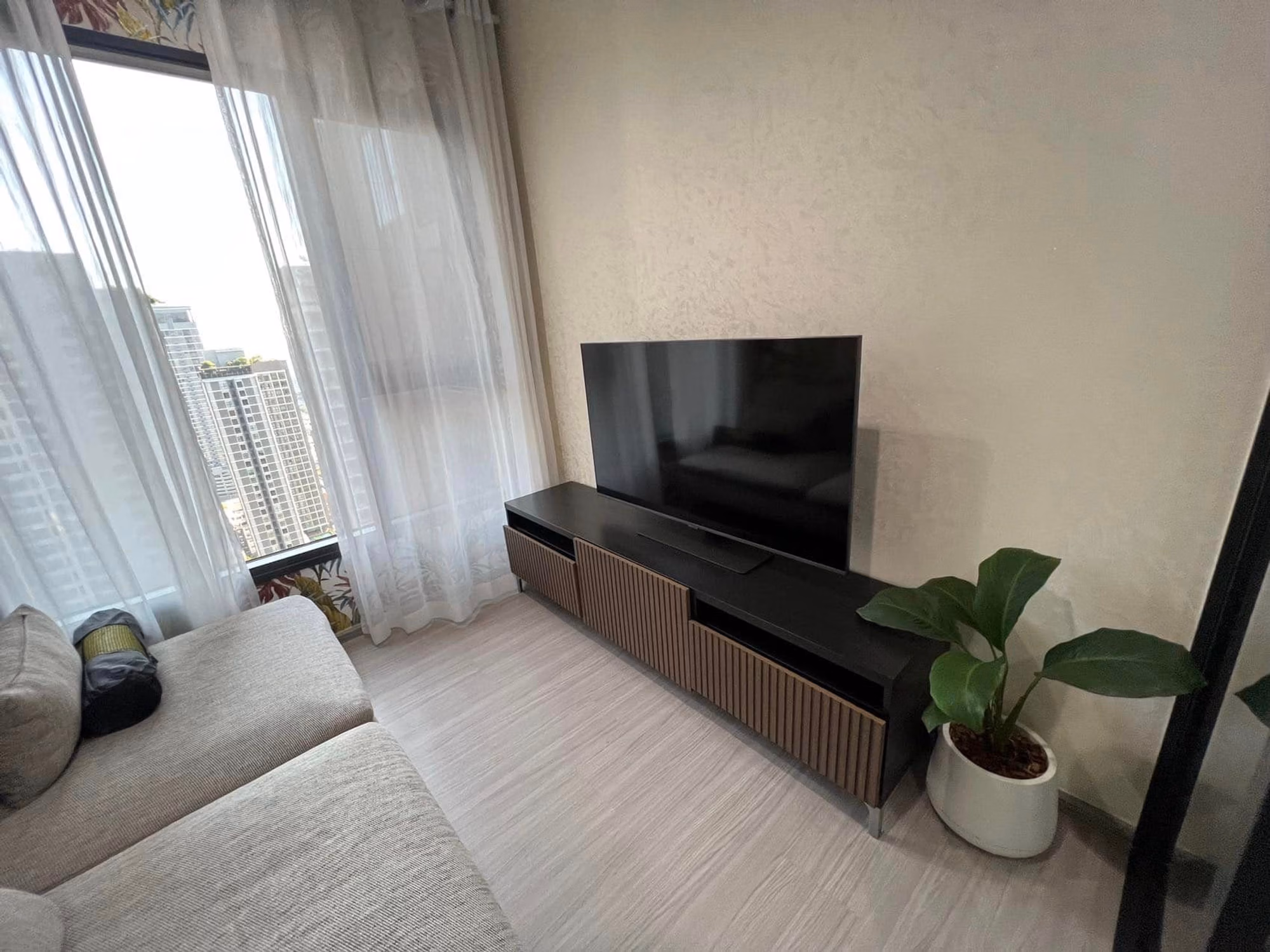 Condo - Image 4