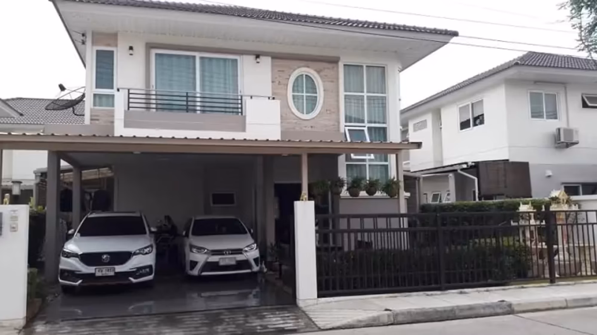 4 Bedroom House - Image 2
