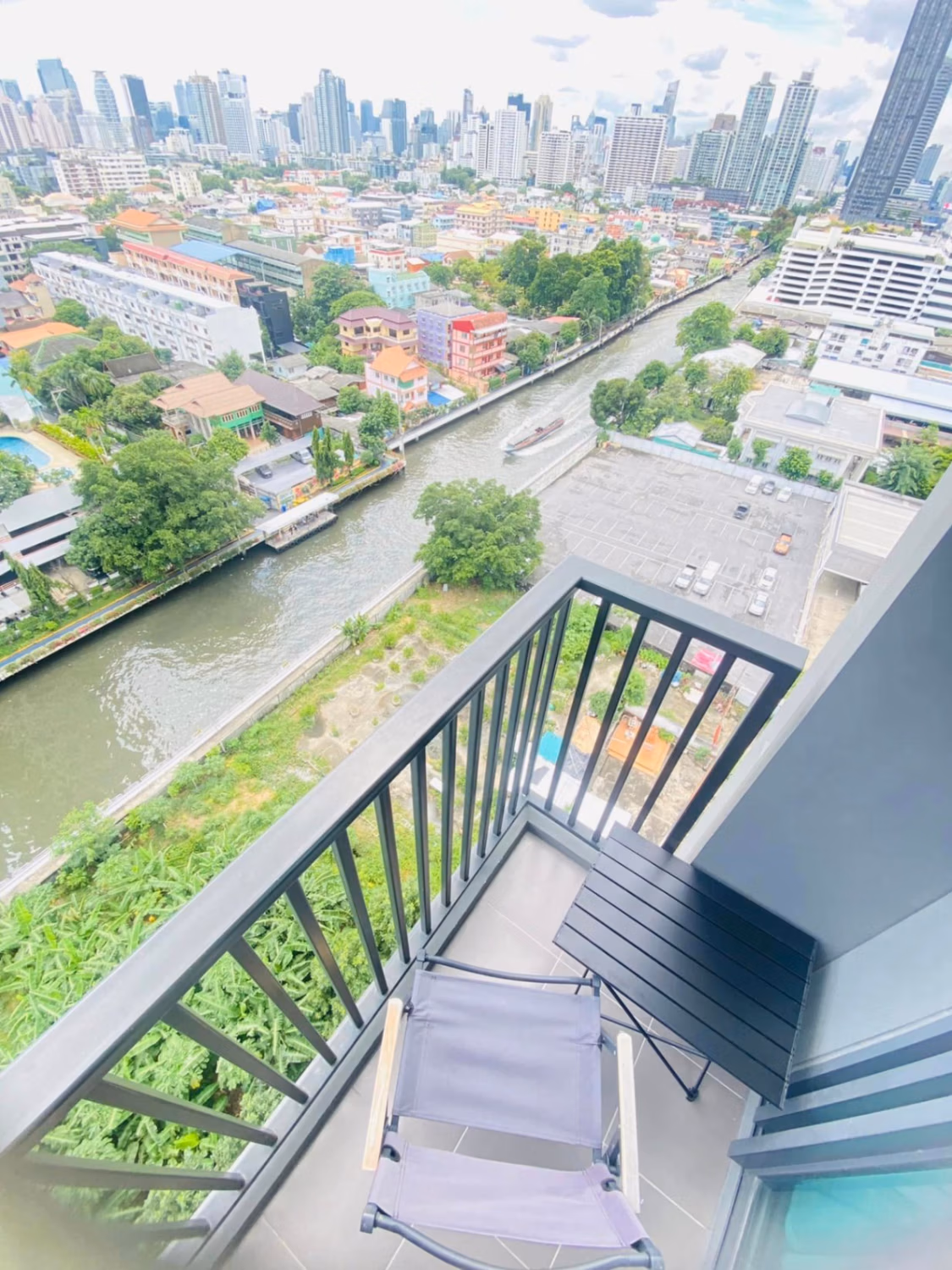 1 ห้องนอน คอนโด สำหรับ ขาย ใน Huai Khwang - Image 4