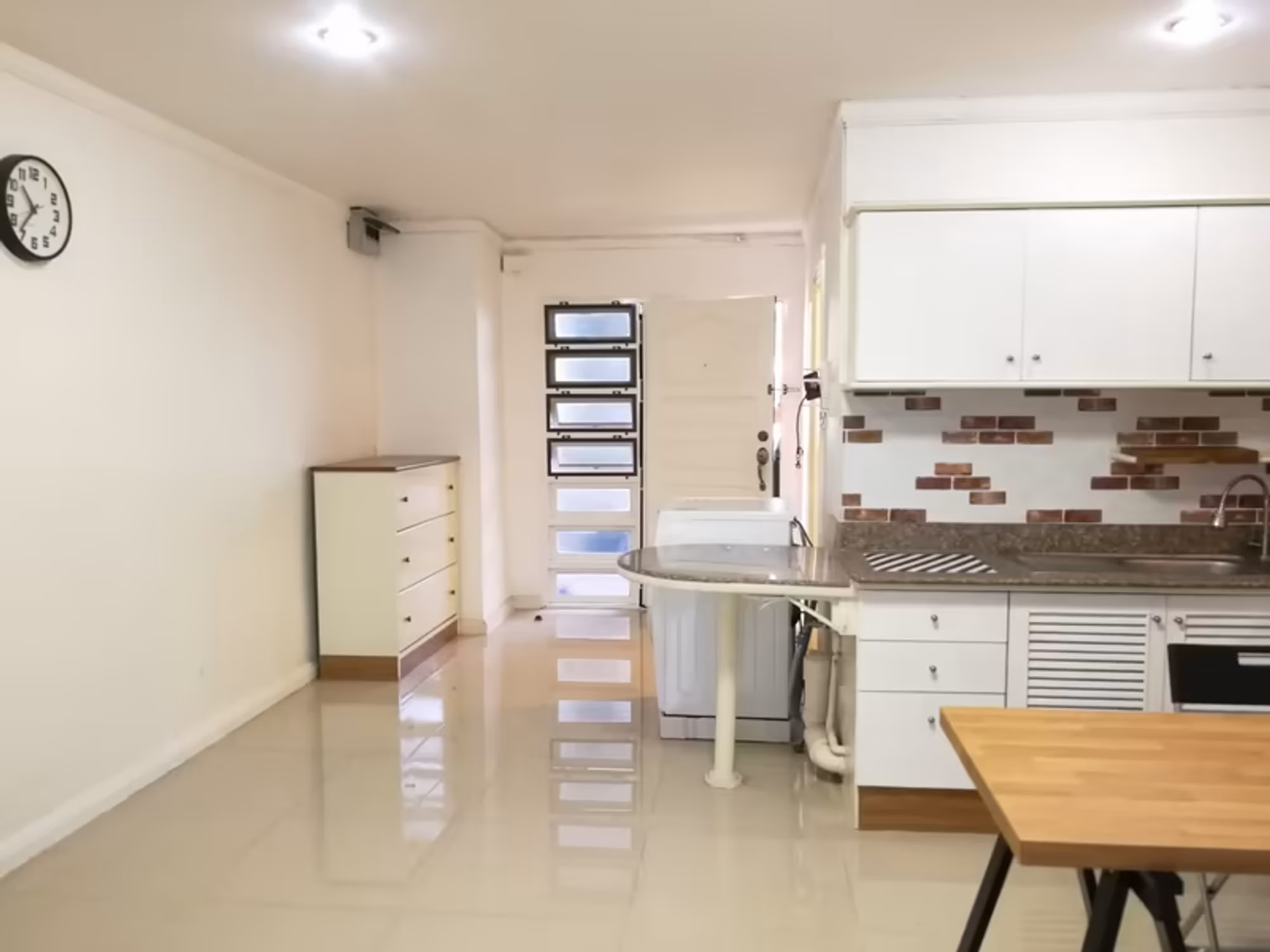 Condo - Image 1