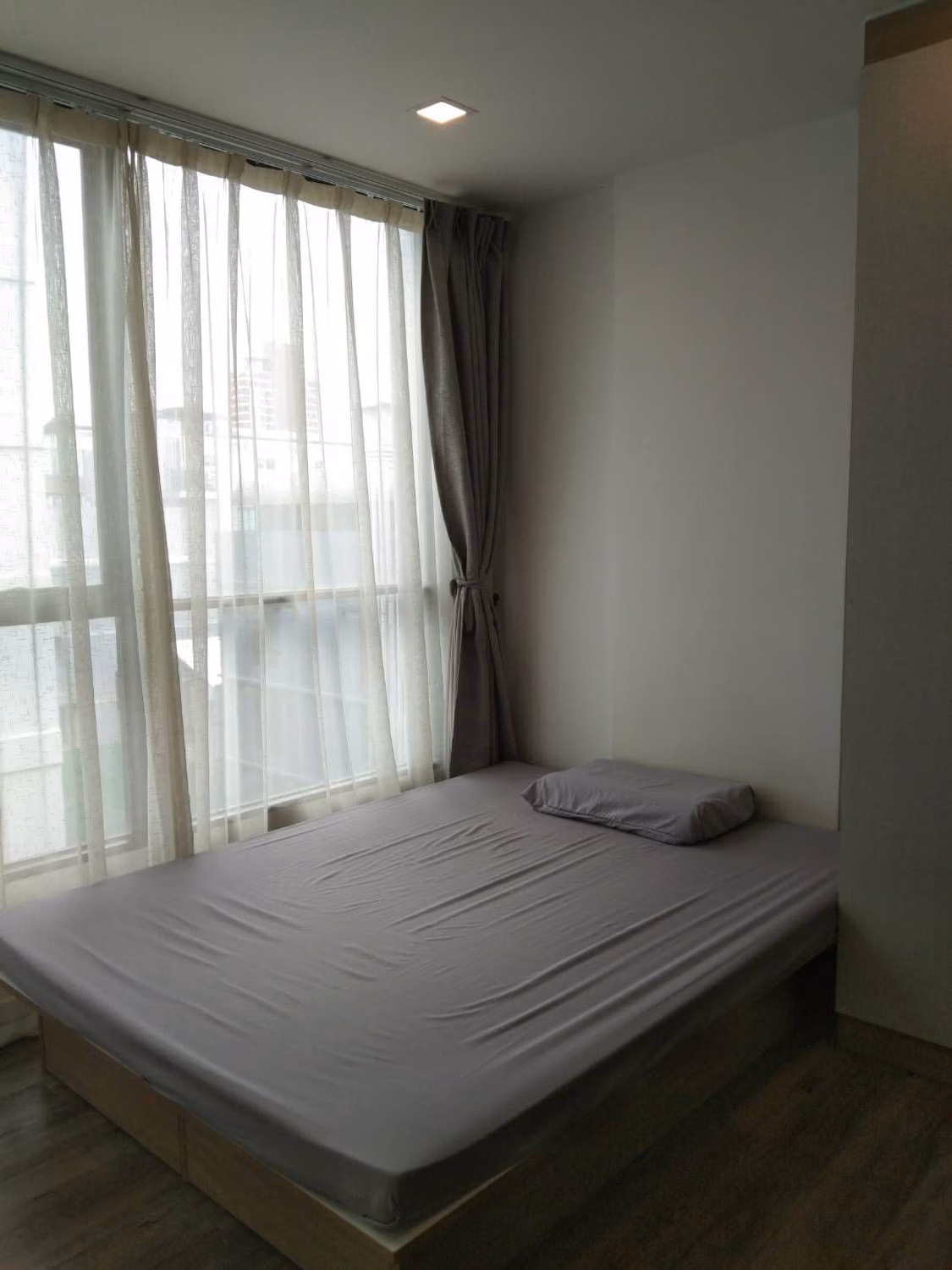 Condo for Rent at Brown Condo HuaiKwang - Image 5