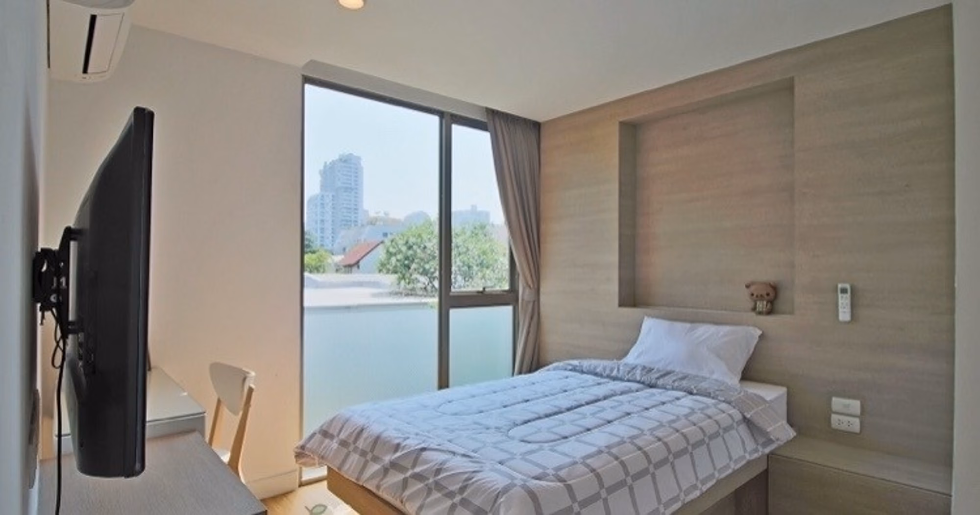 3 Bed Condo for Rent in Watthana - Image 9
