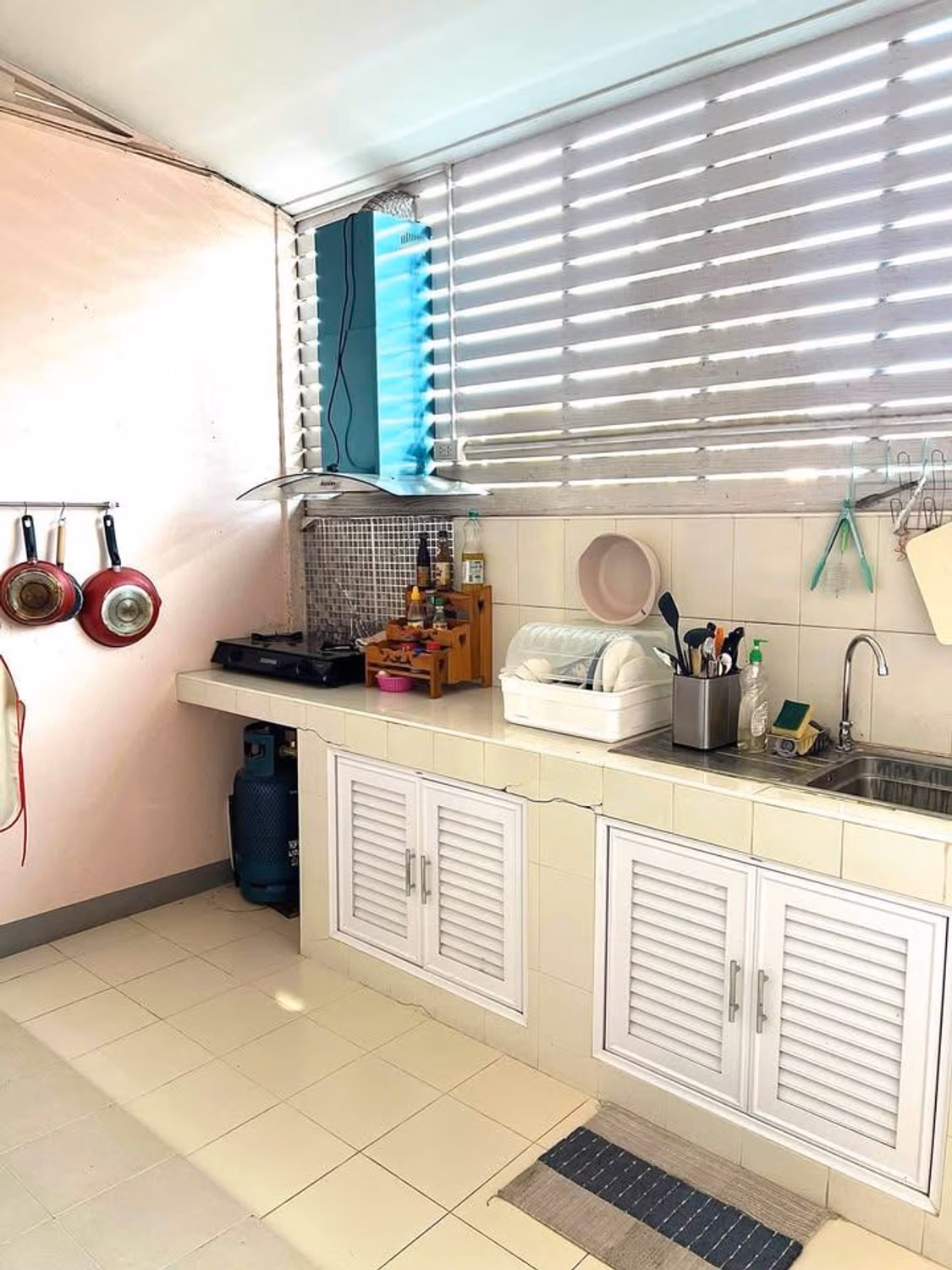 3 Bed House for Rent in Saraphi - Image 4