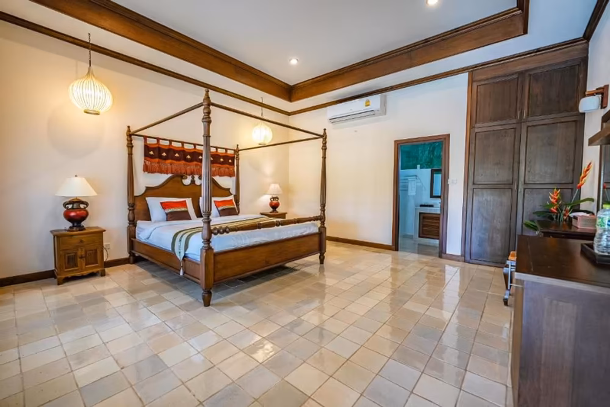 25 Bedroom Commercial - Image 4