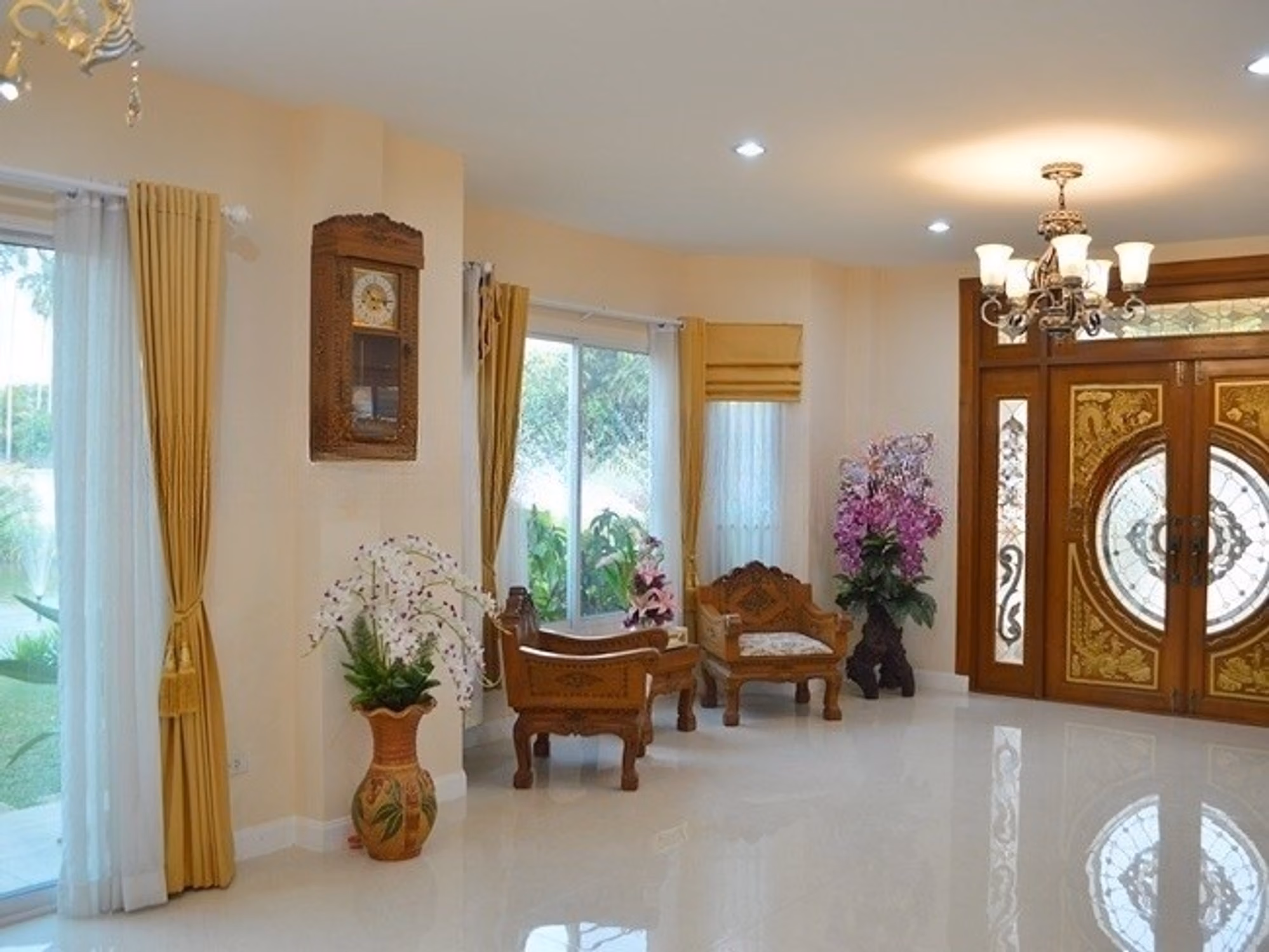 6 Bed House for Sale in San Sai District - Image 2