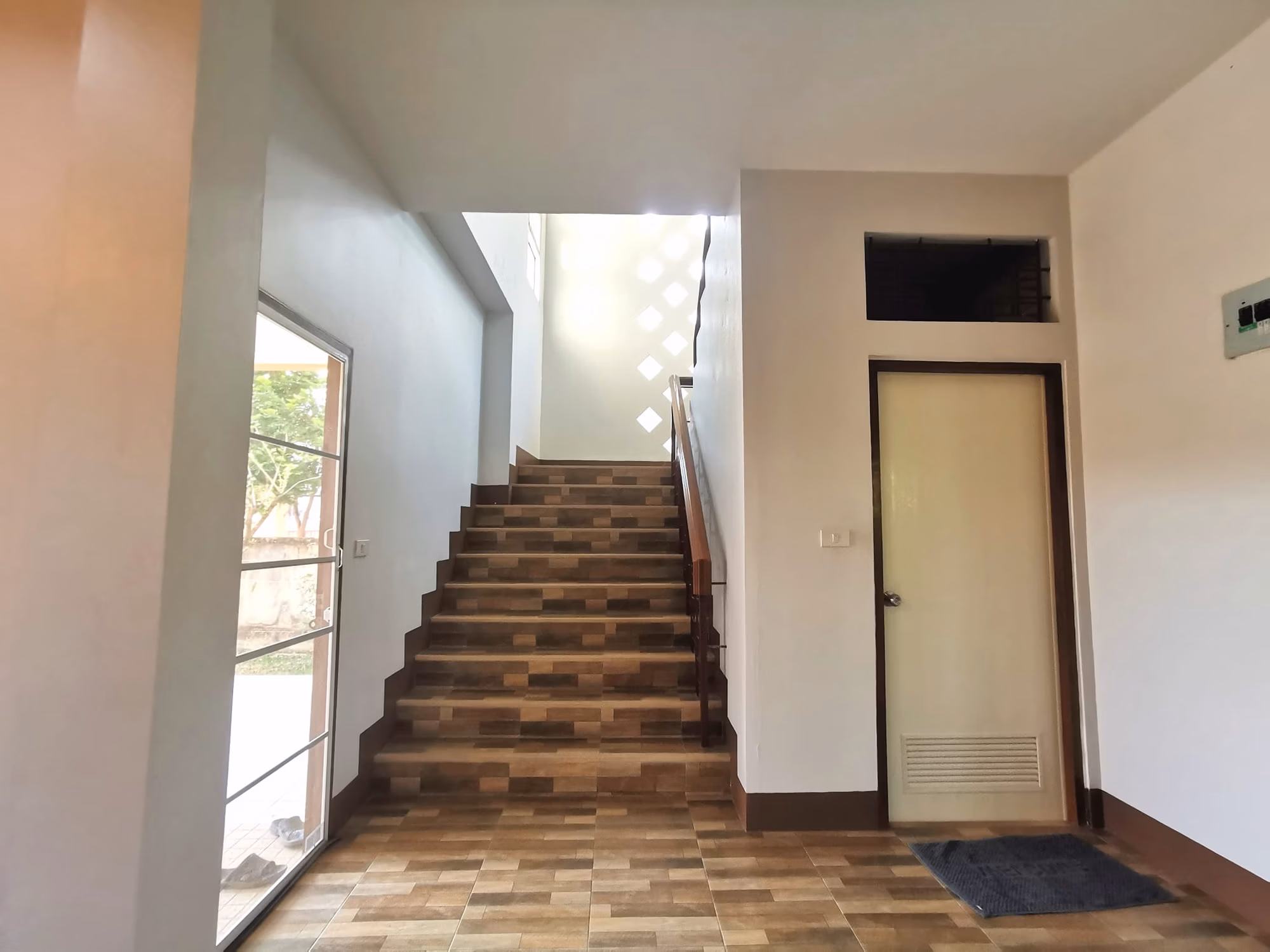 2 Bed House for Rent in Mueang Chiang Mai - Image 10
