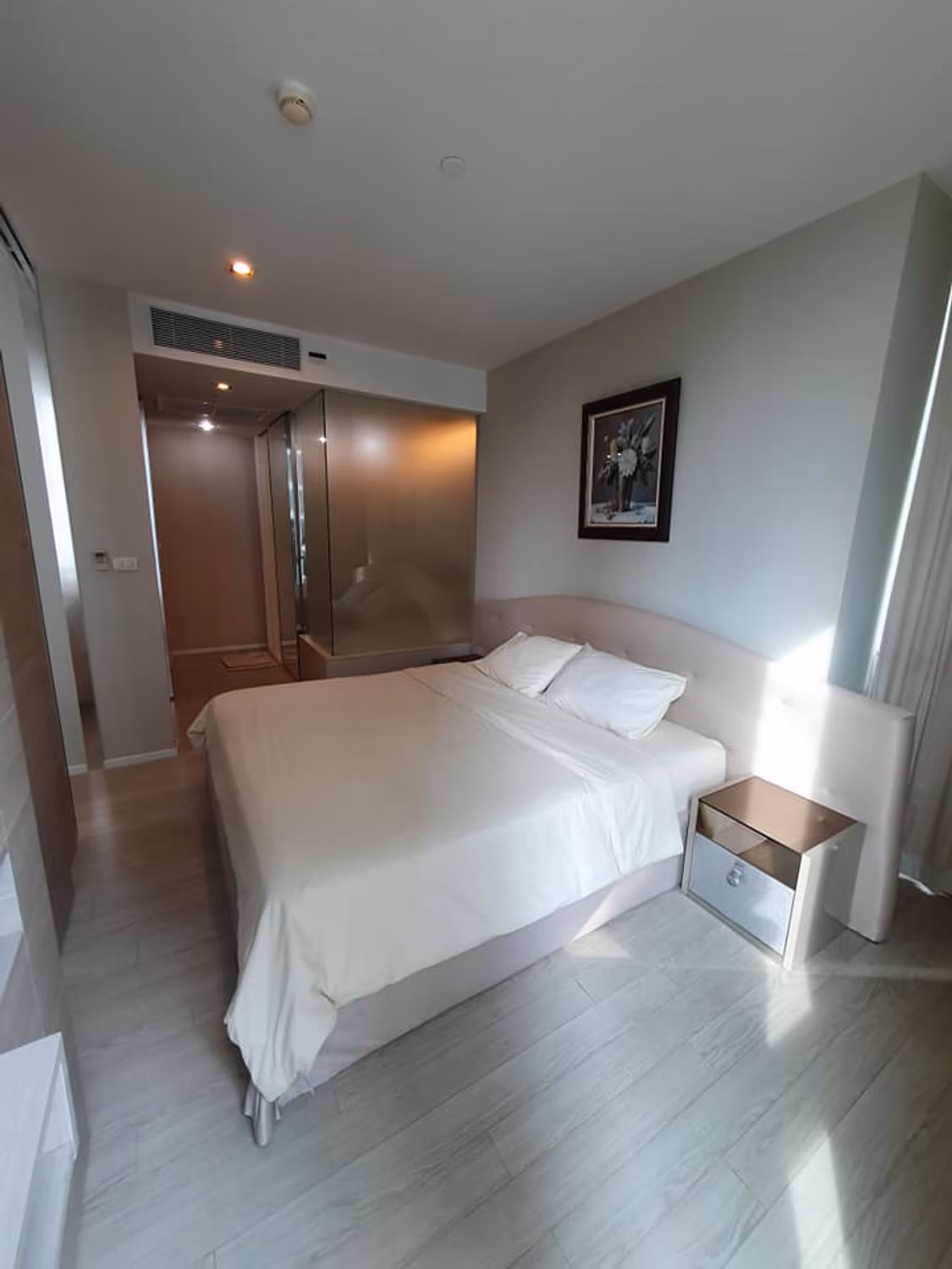 The Room Sukhumvit 21 - Image 13