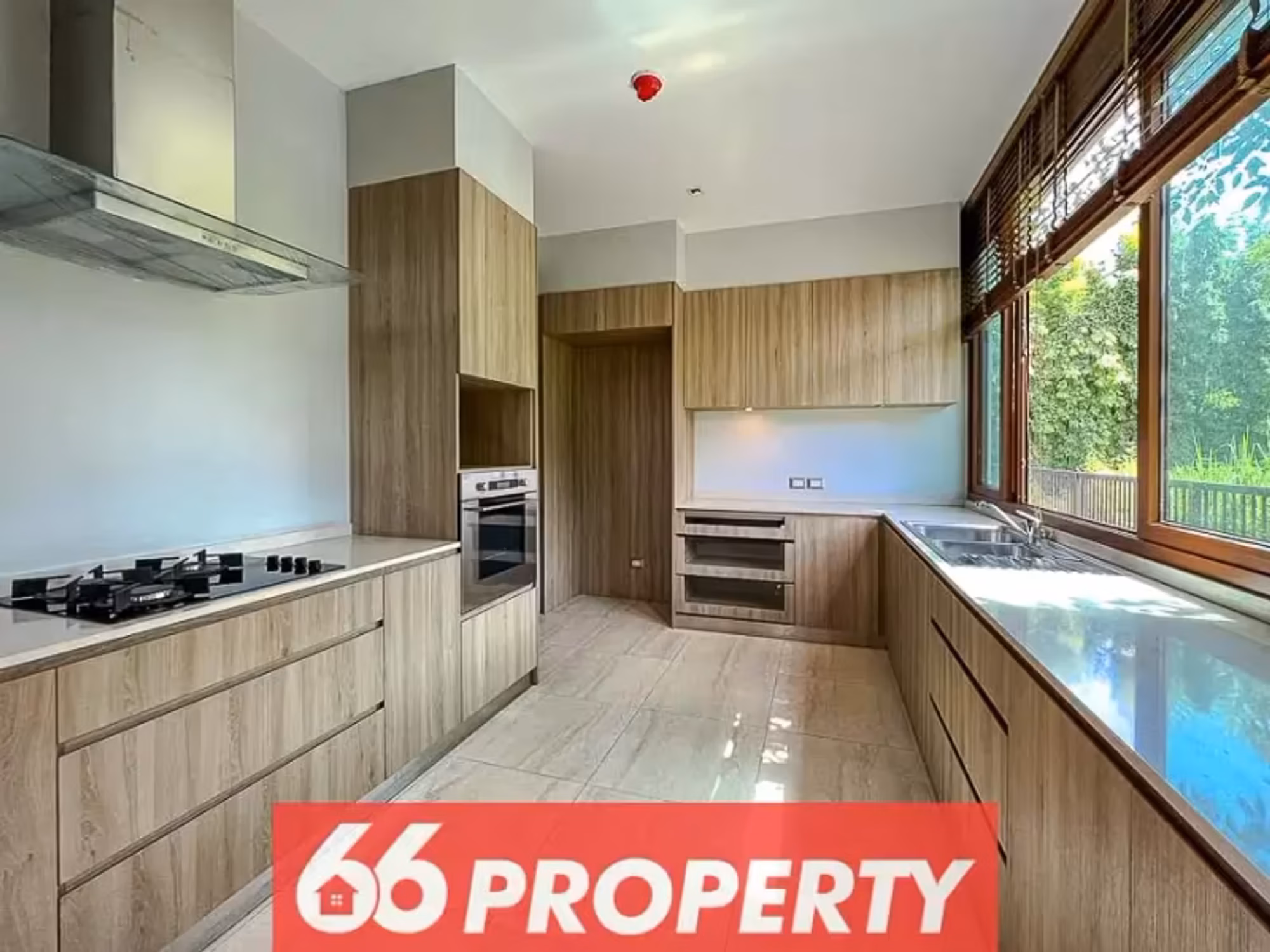 4 Bedroom House - Image 3