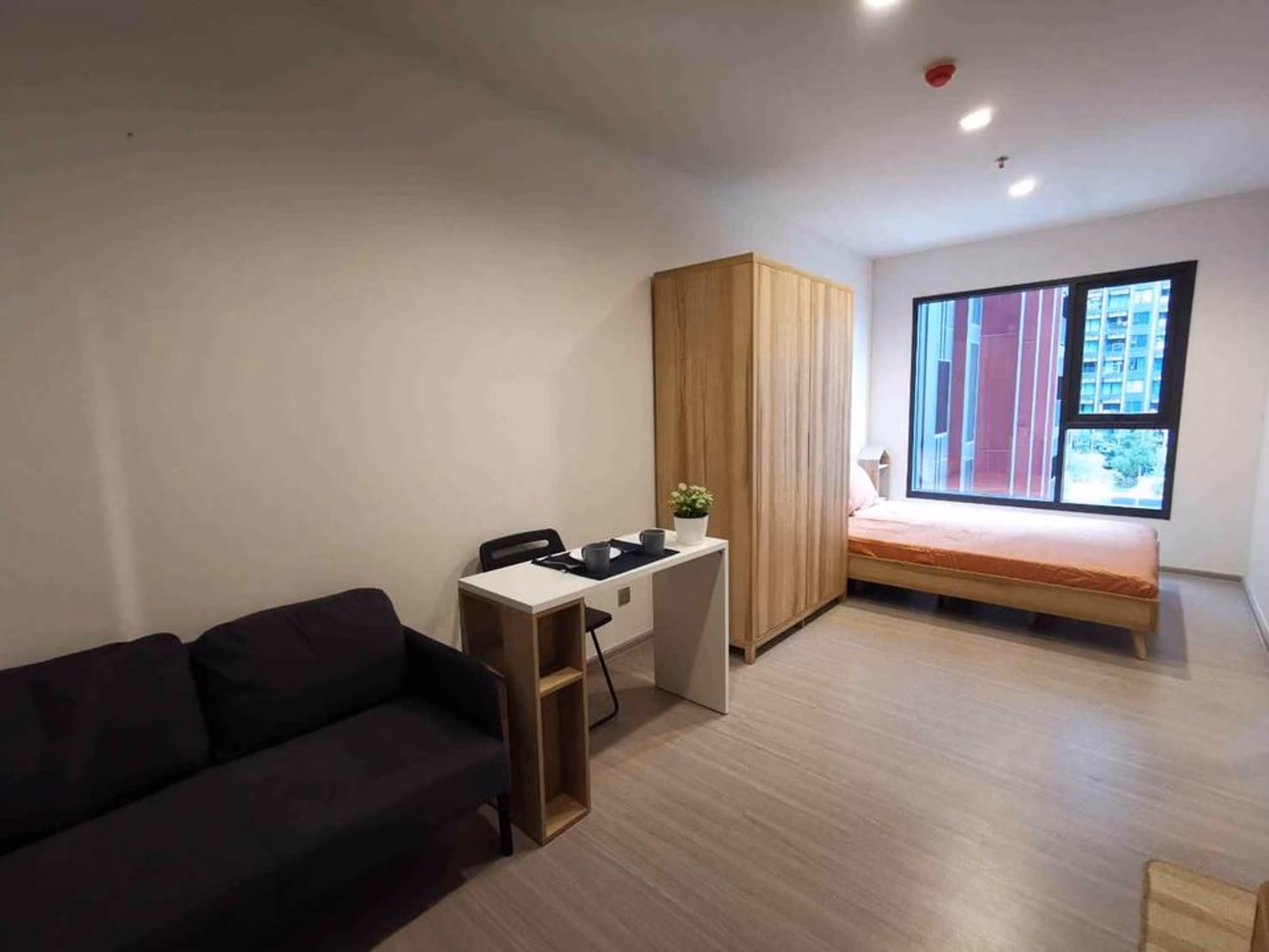 Condo - Image 1