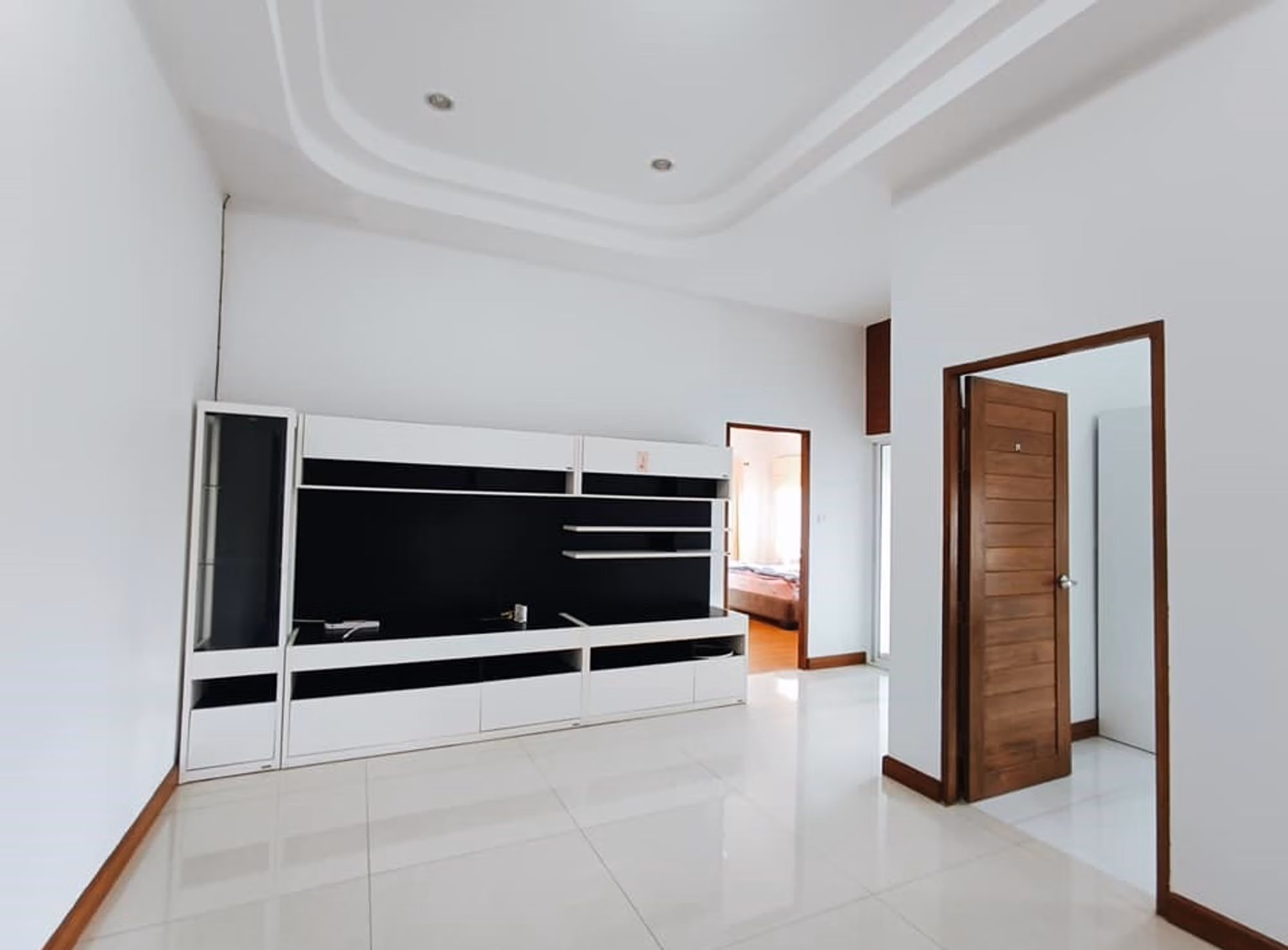 4 Bed House for Rent in Mueang Chiang Mai - Image 5
