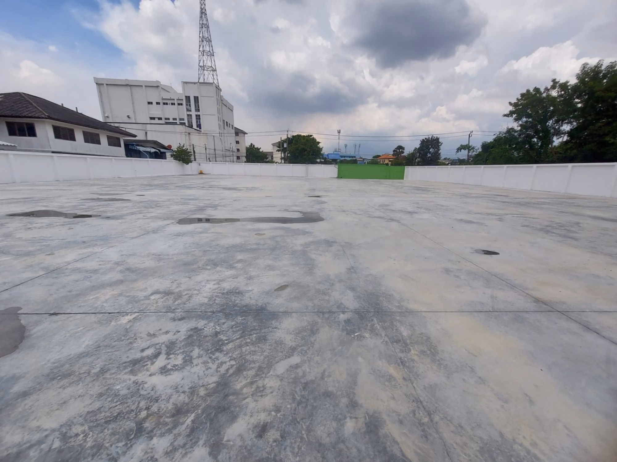 Studio Commercial for Rent in Bang Na - Image 9