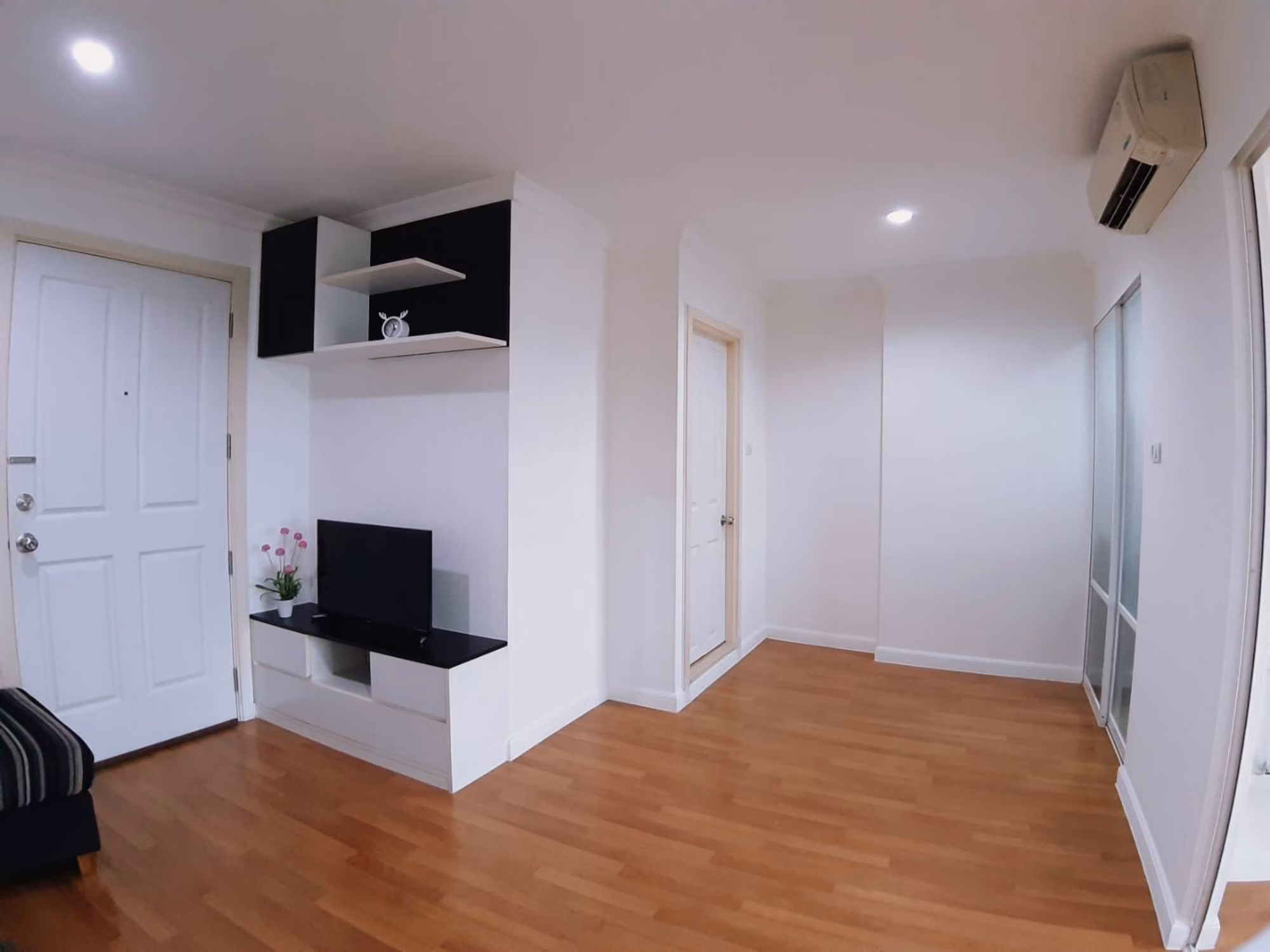 Condo - Image 3