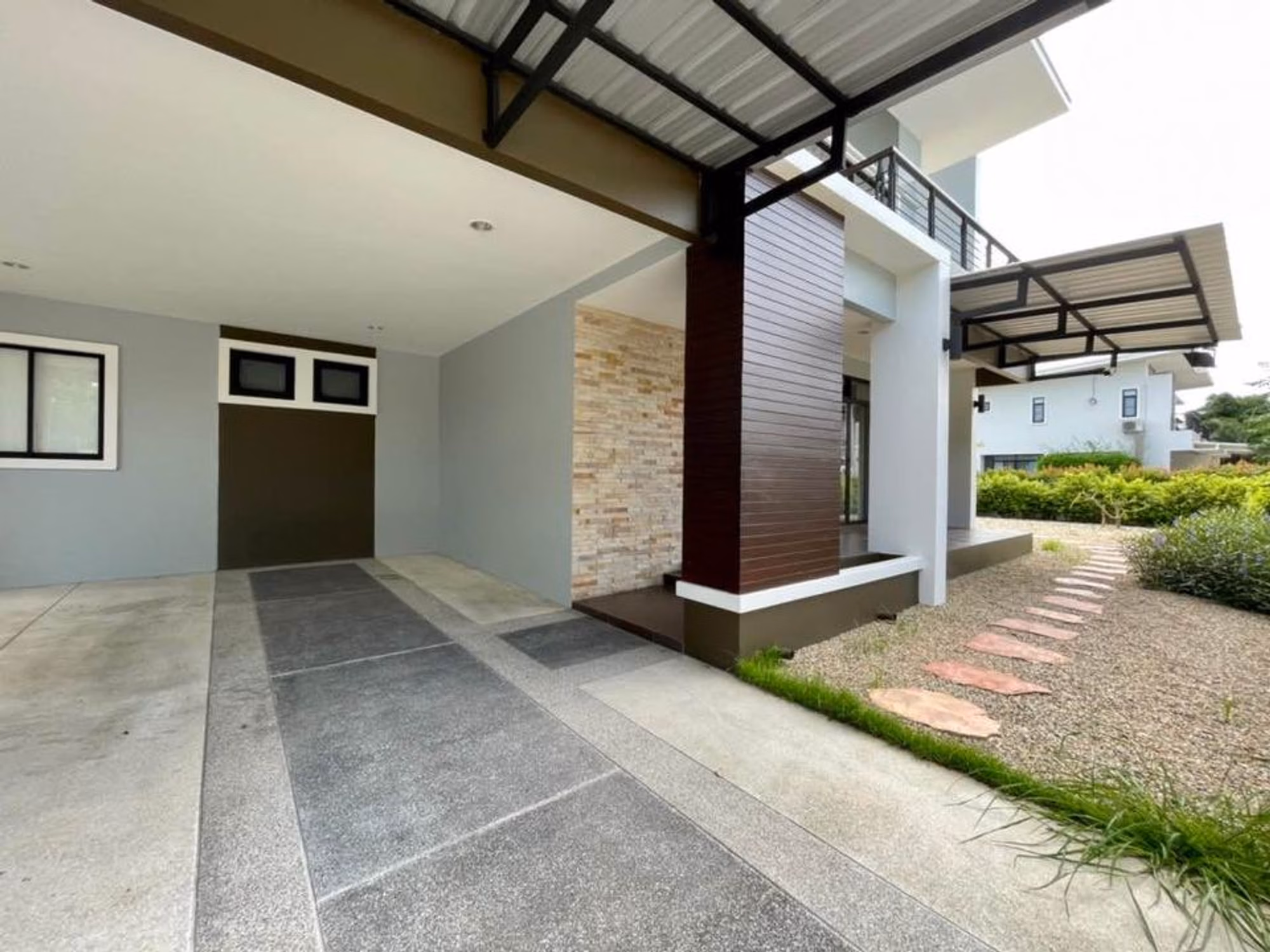 4 Bed House for Rent in Hang Dong - Image 9