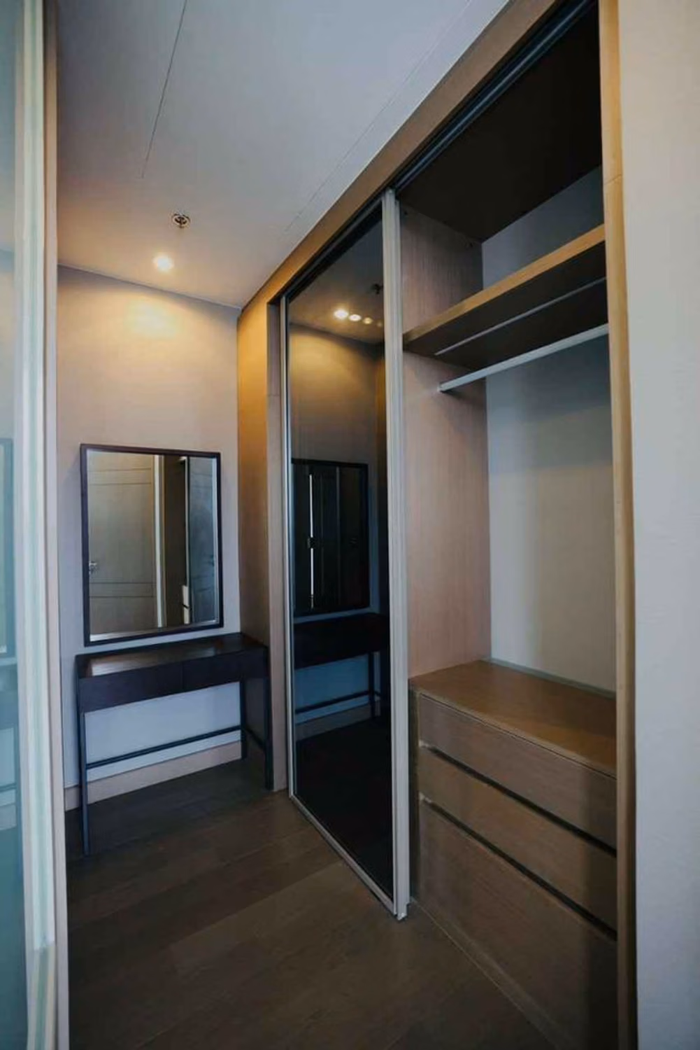 1 Bed Condo for Rent in Huai Khwang - Image 5