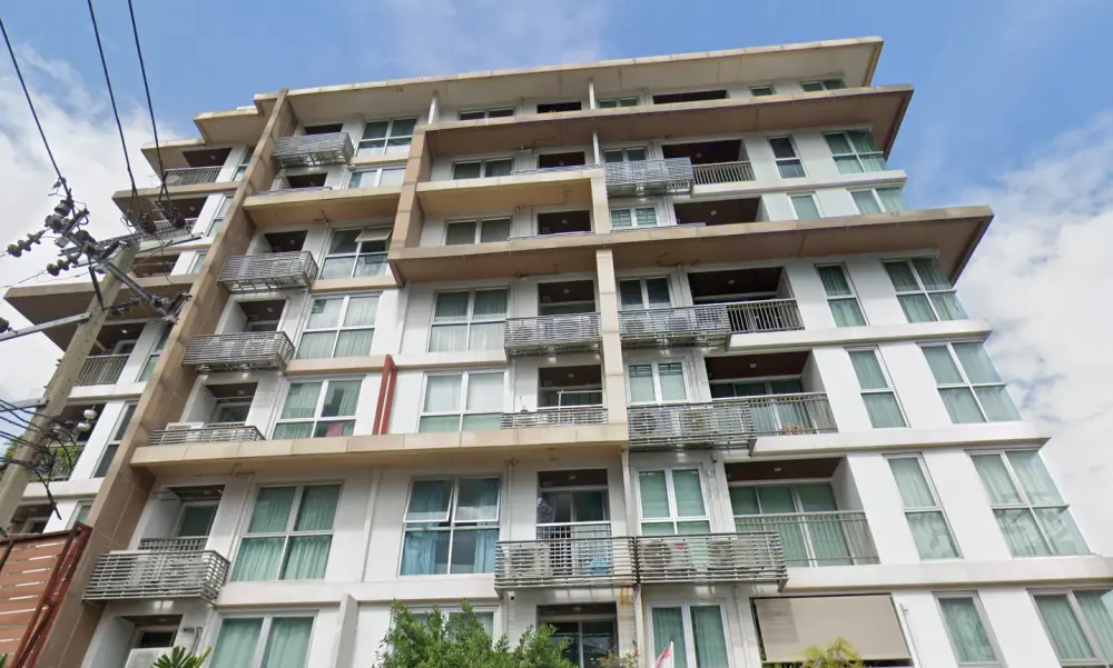 Studio for Sale/Rent in Huai Khwang - Image 32