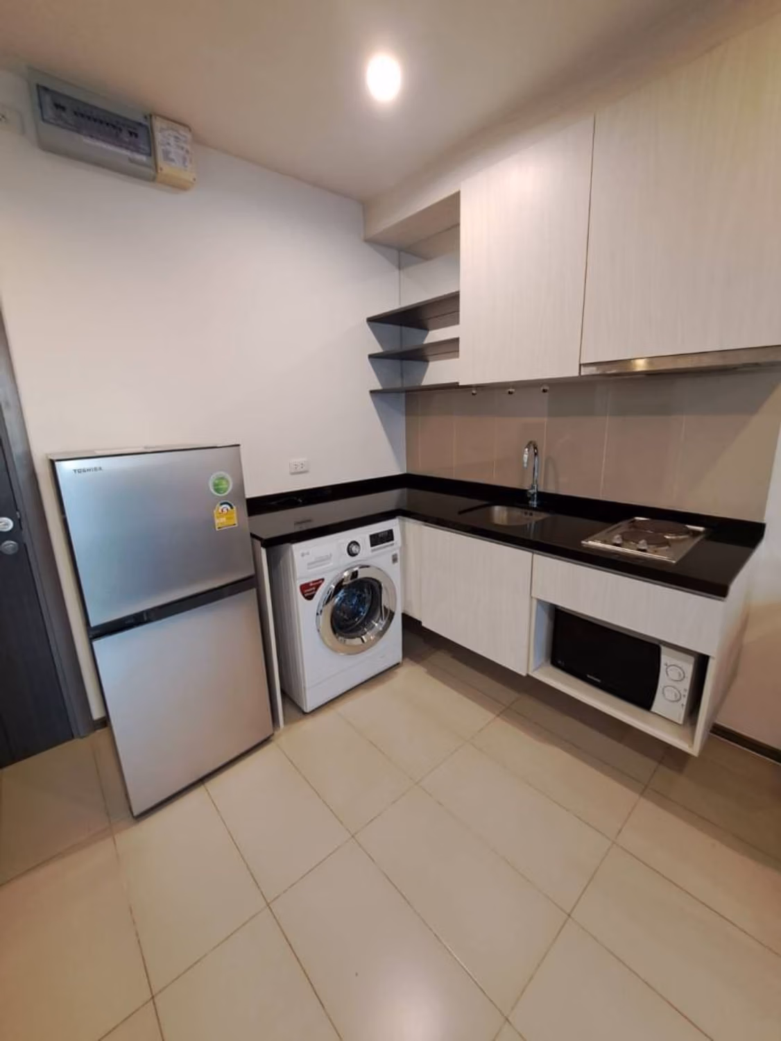 1 Bed Condo for Sale in Watthana - Image 6