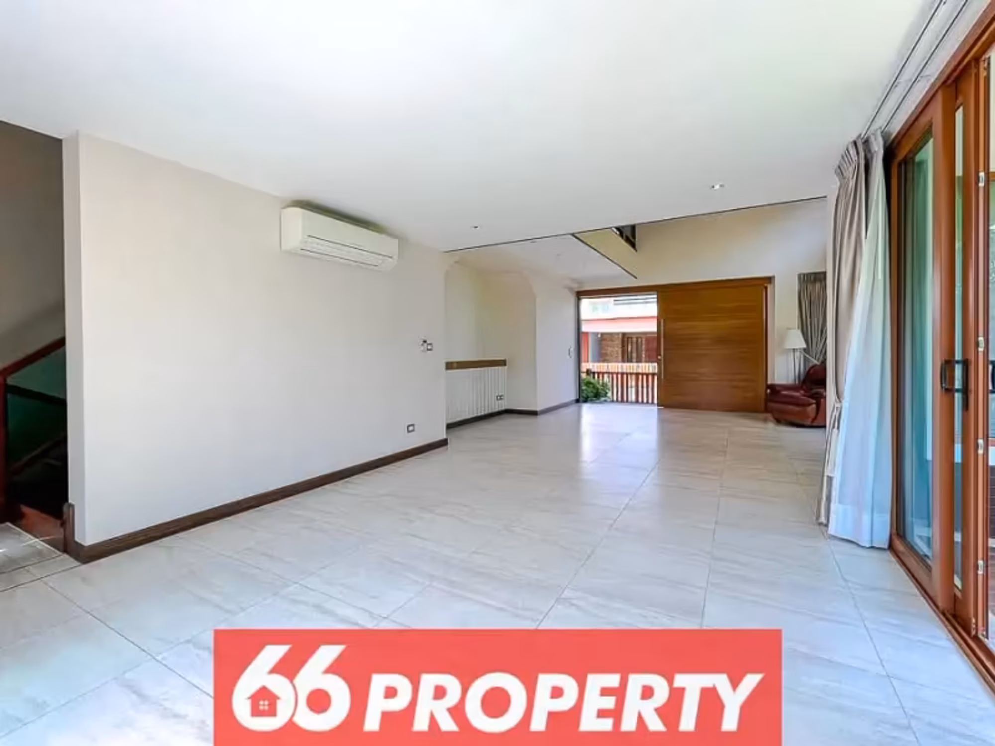 4 Bedroom House - Image 14