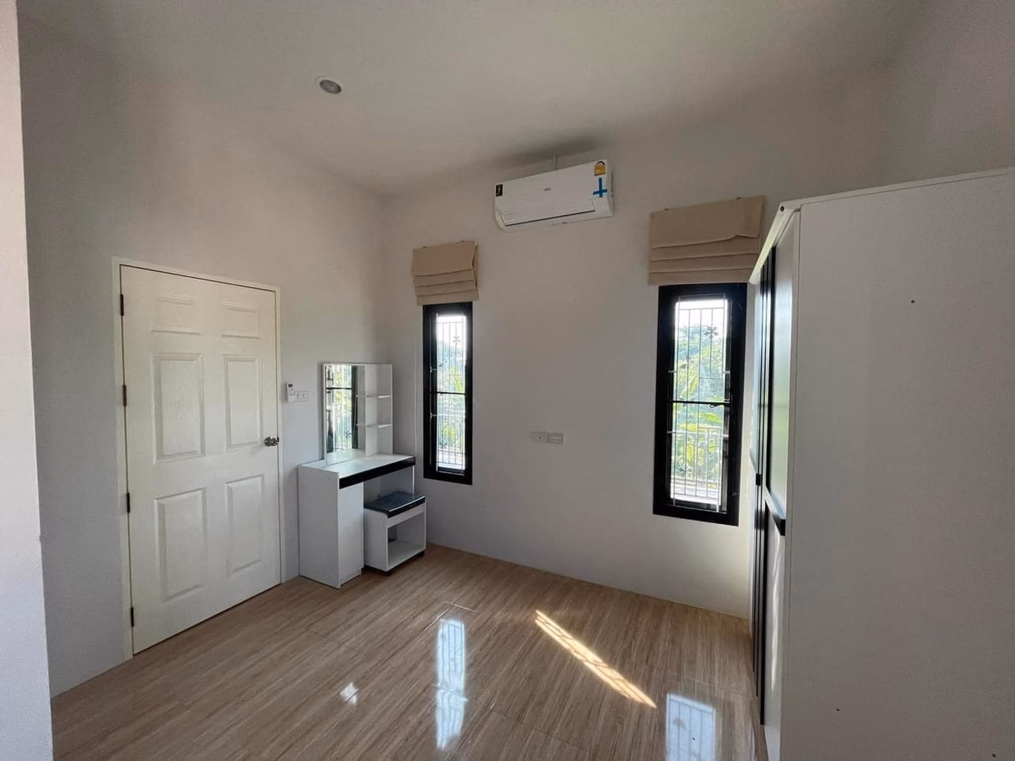 Detached House - Image 7