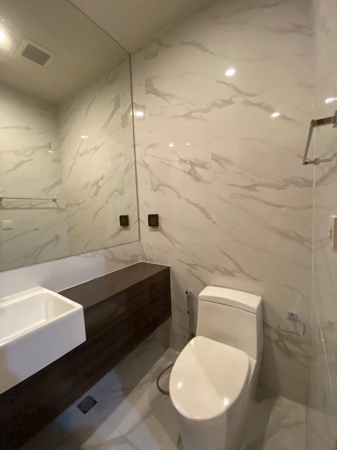 Condo - Image 13