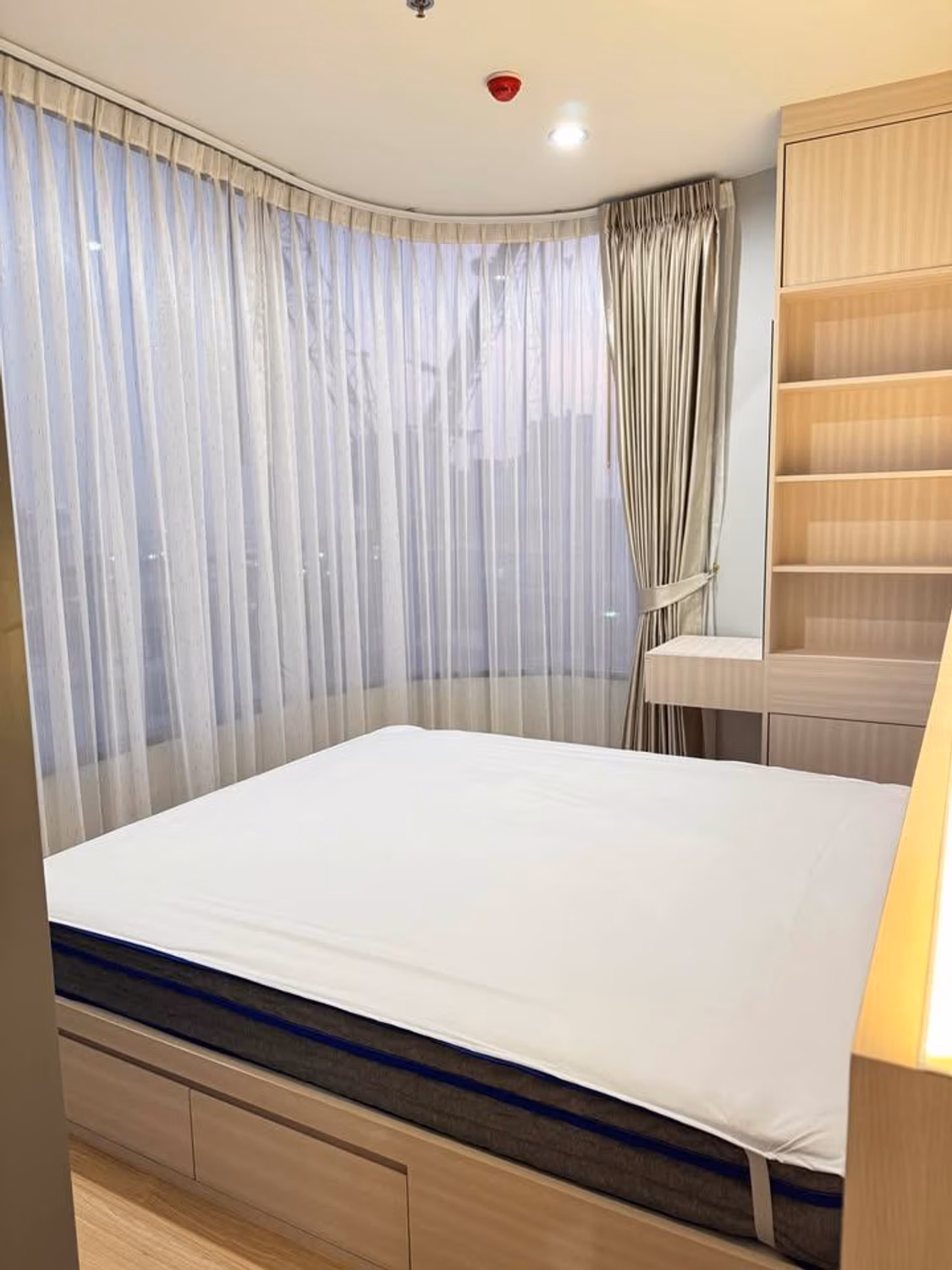 2 Bed Condo for Rent in Phra Khanong - Image 3