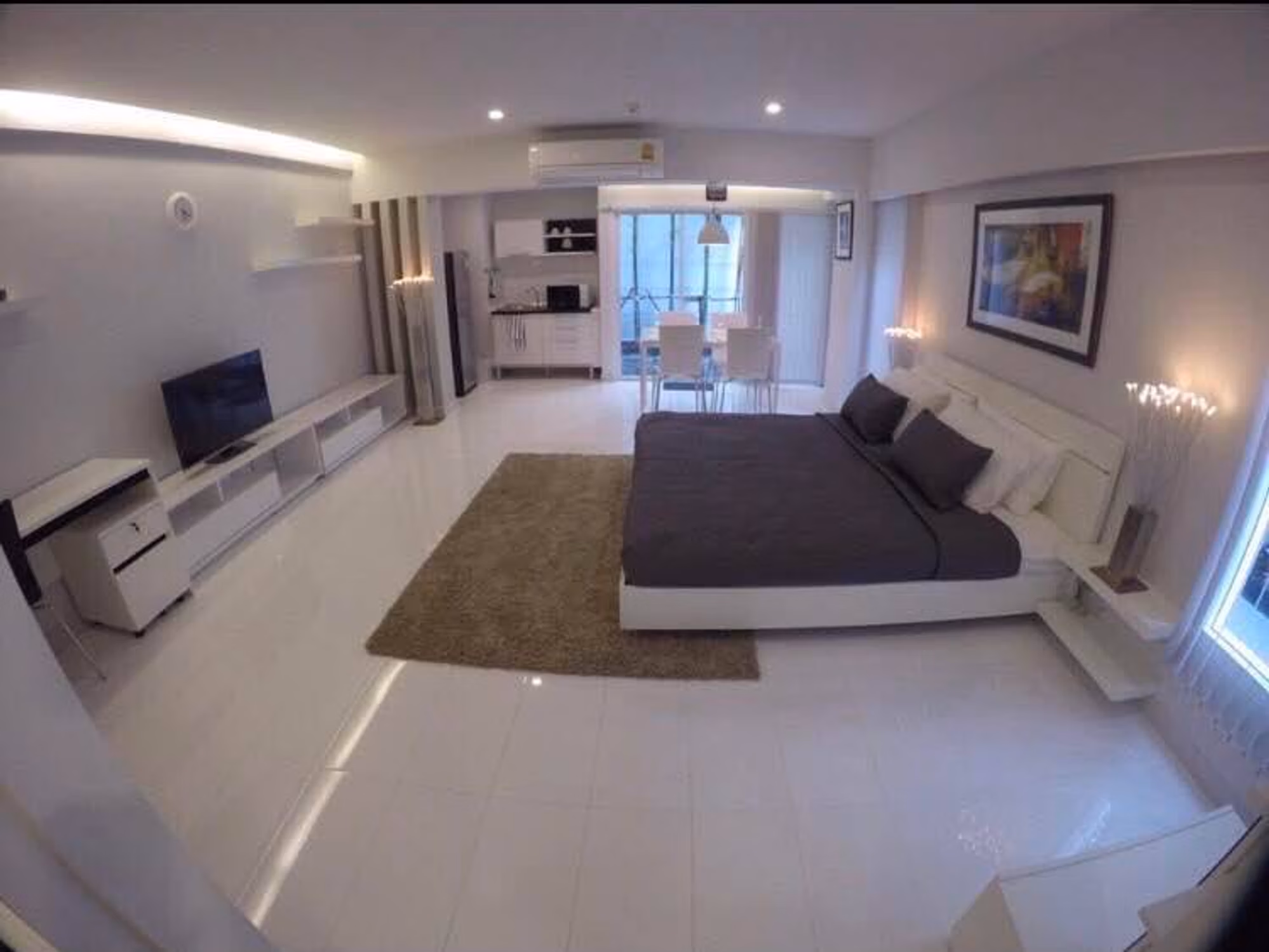 Flawless Sathon Residence - Image 1