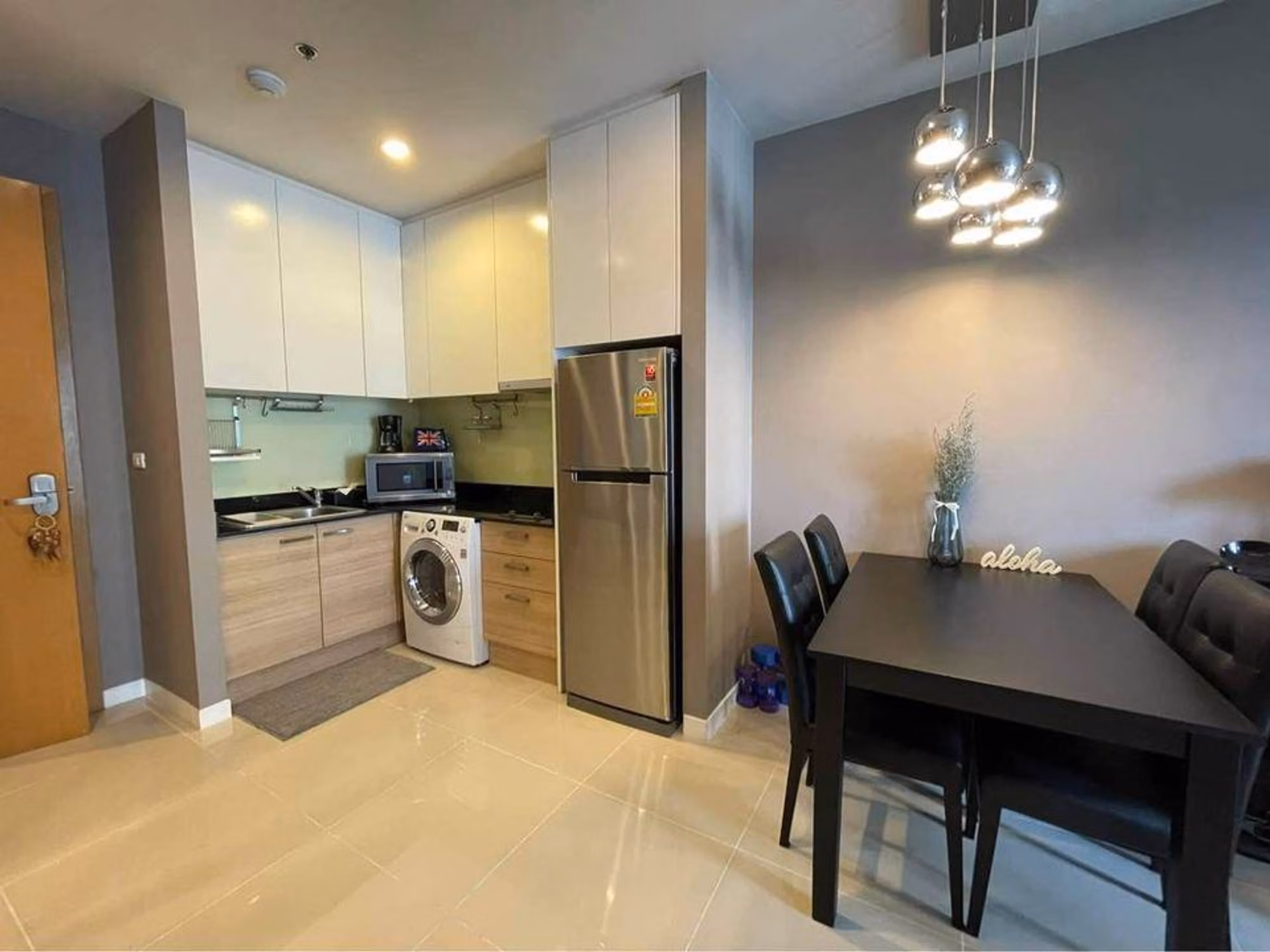 Condo for Rent at Circle Condominium - Image 3