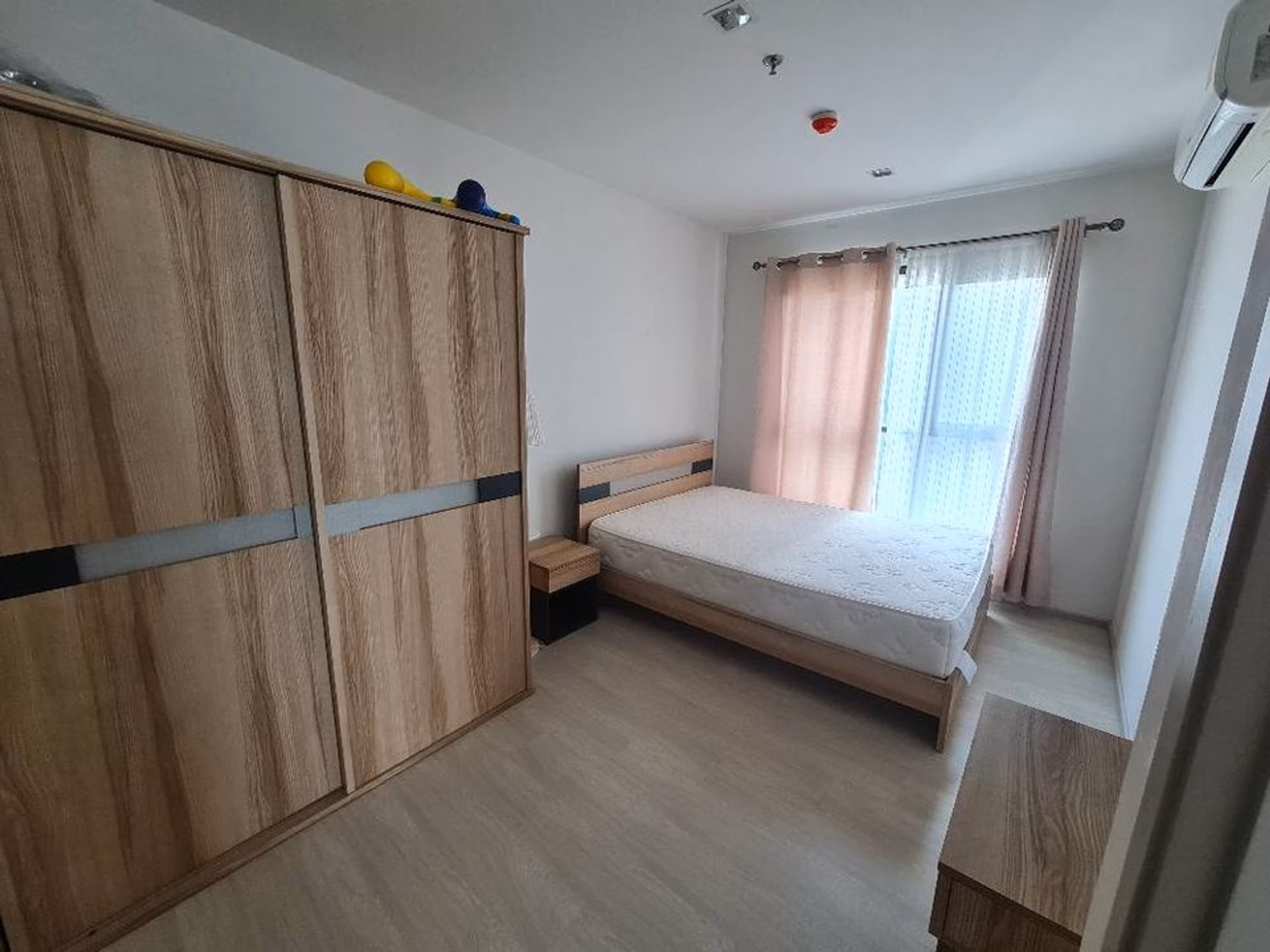 2 Bed Condo for Rent in Phra Khanong - Image 5