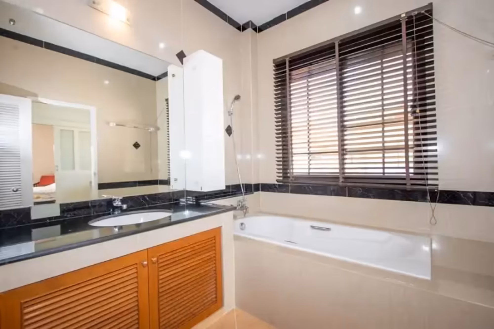 4 Bedroom House - Image 2