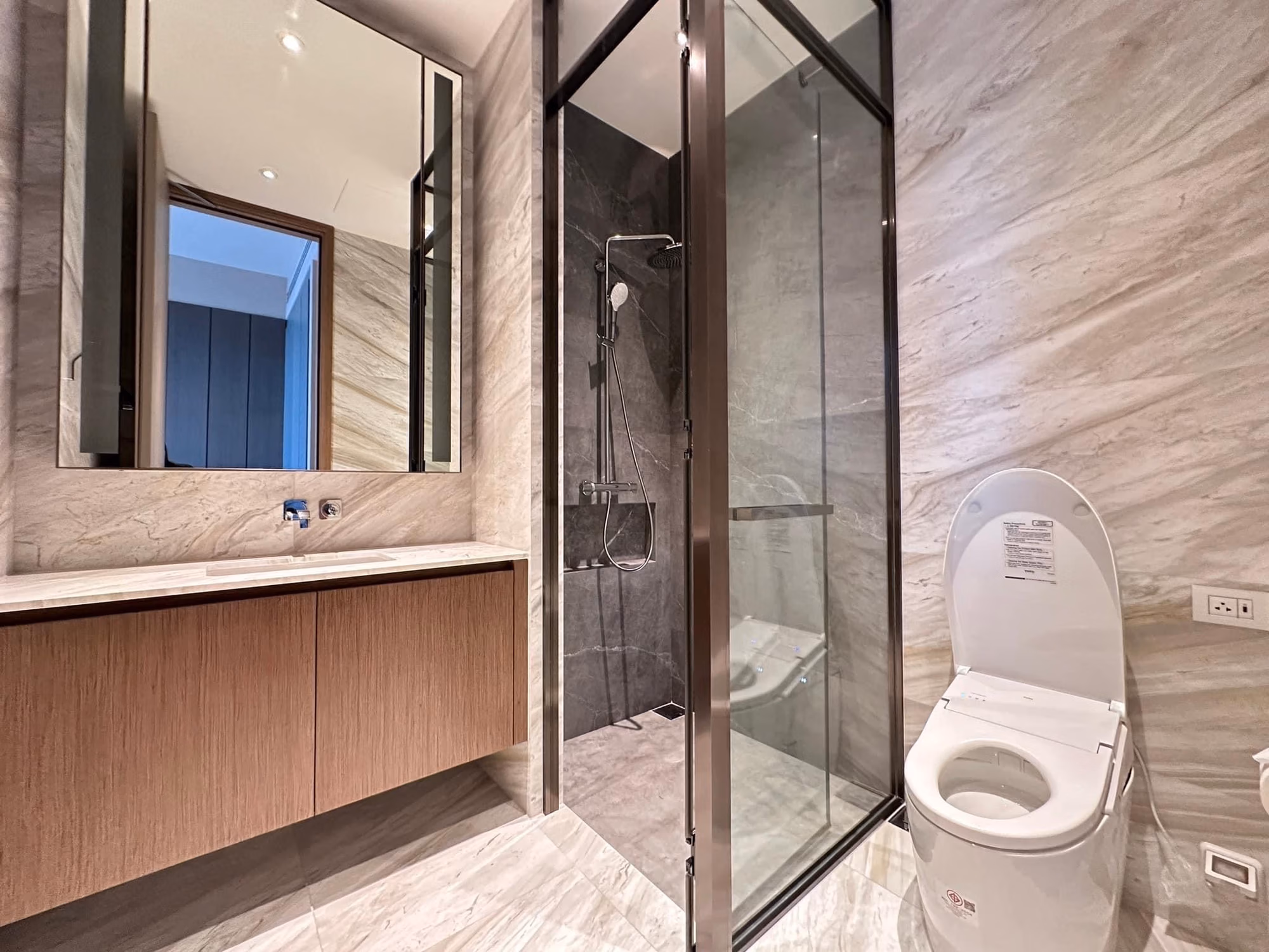 2 Bed Condo for Rent in Pathum Wan - Image 17