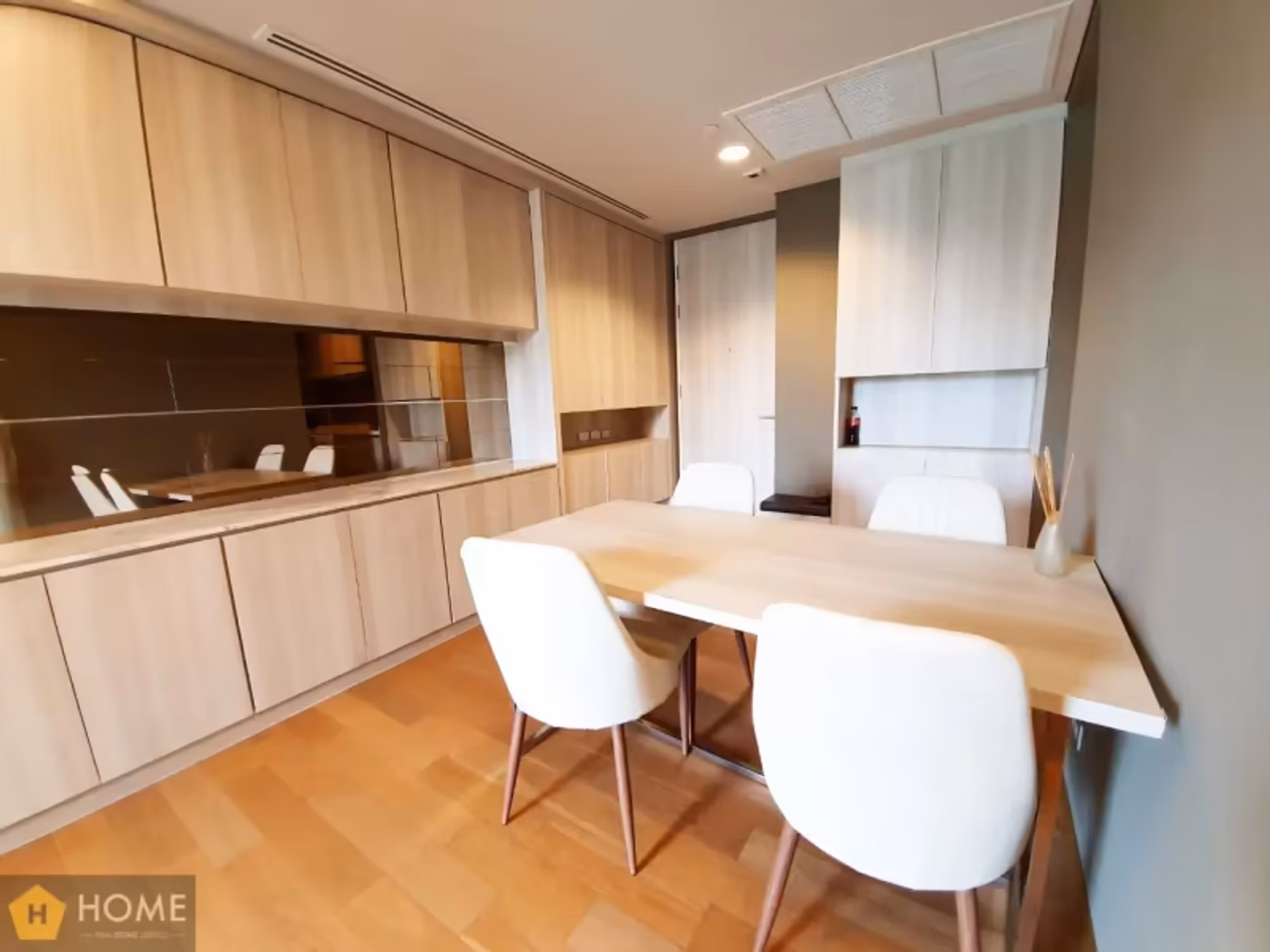 2 Bedroom Condo for Rent at The Lumpini 24 - Image 4