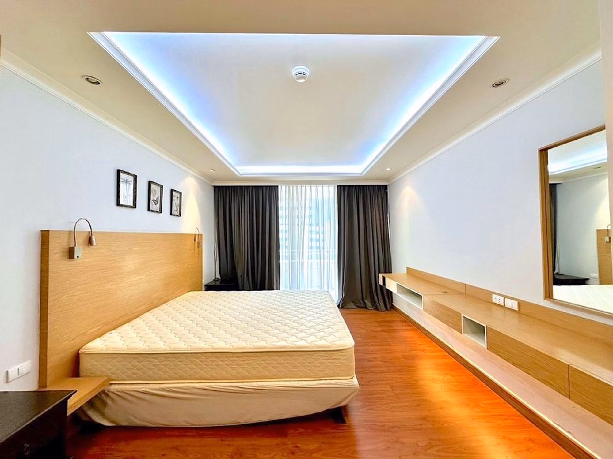 2 Bed Condo for Rent in Pathum Wan - Image 8