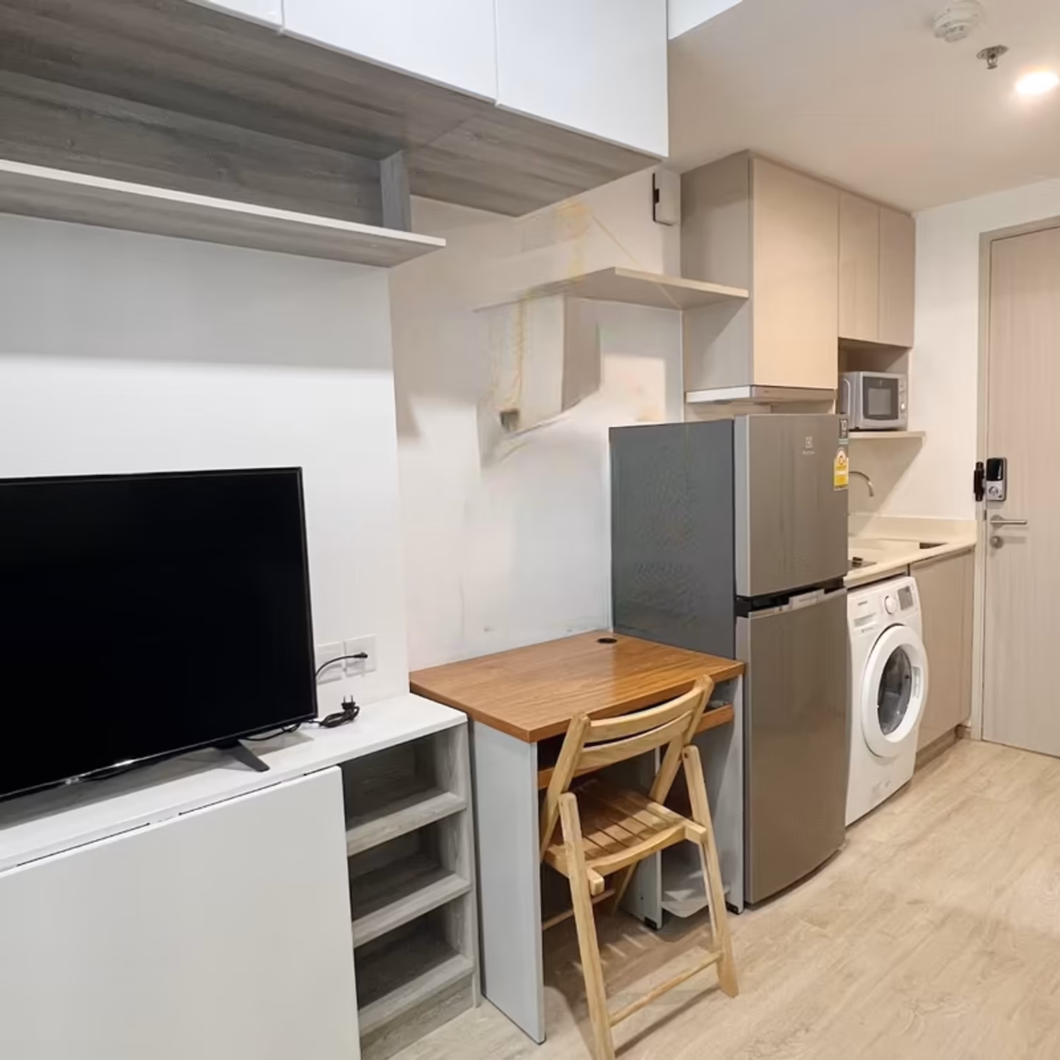 Studio for Rent in Bang Rak - Image 2