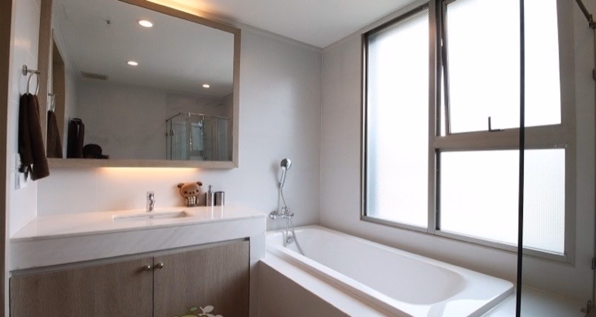 3 Bed Condo for Rent in Watthana - Image 5