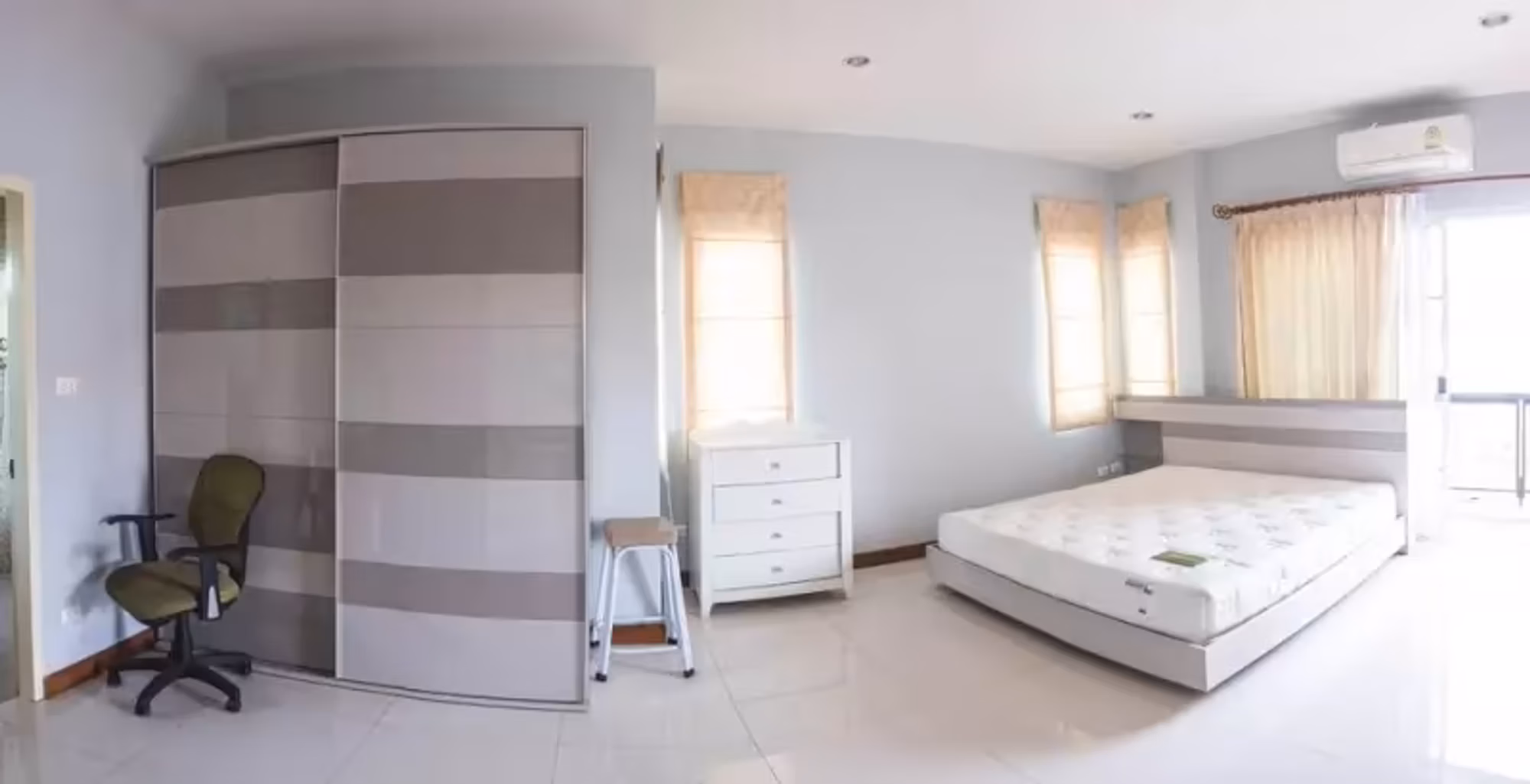 4 Bedroom House - Image 6