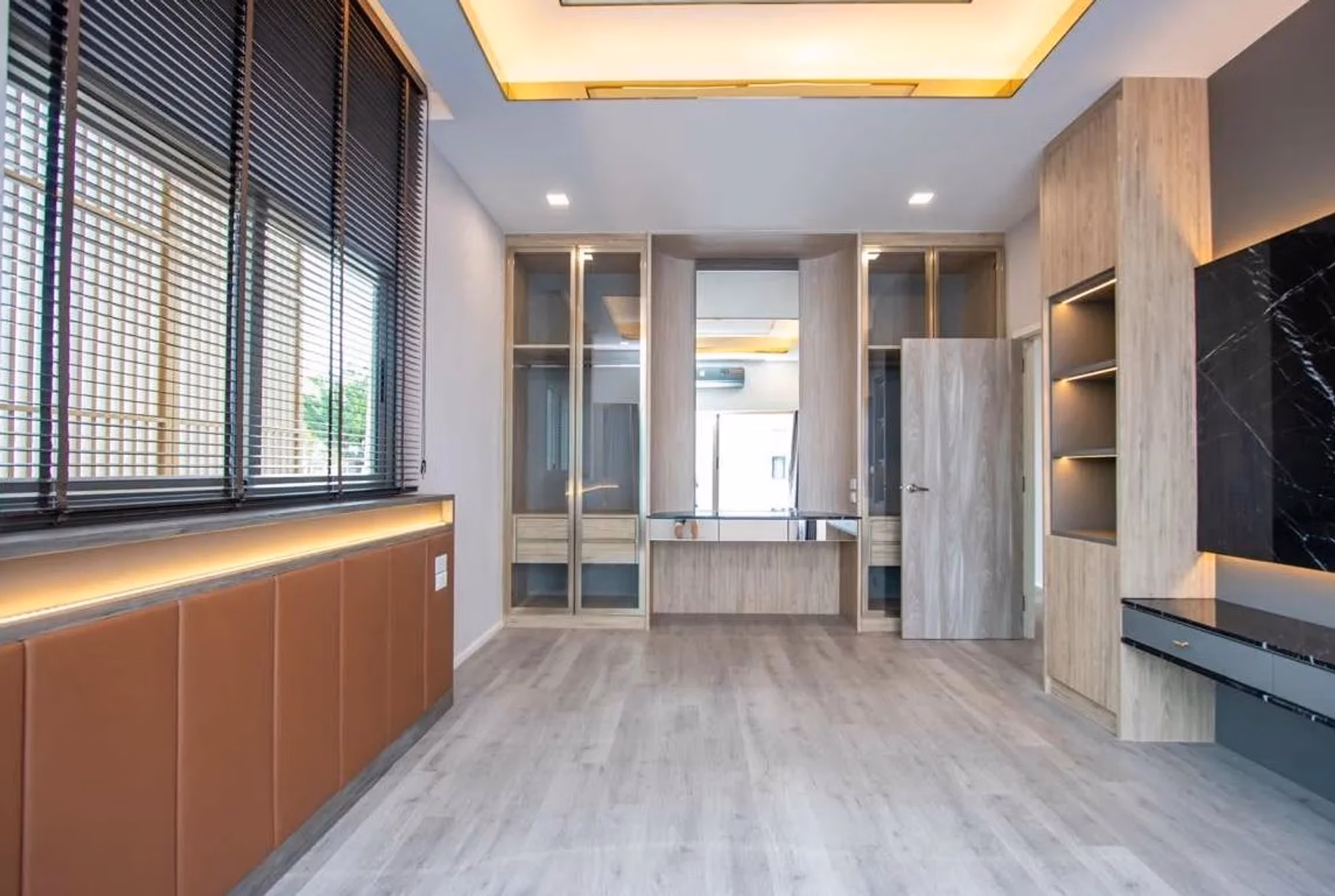 4 Bed House for Sale in San Kamphaeng - Image 8