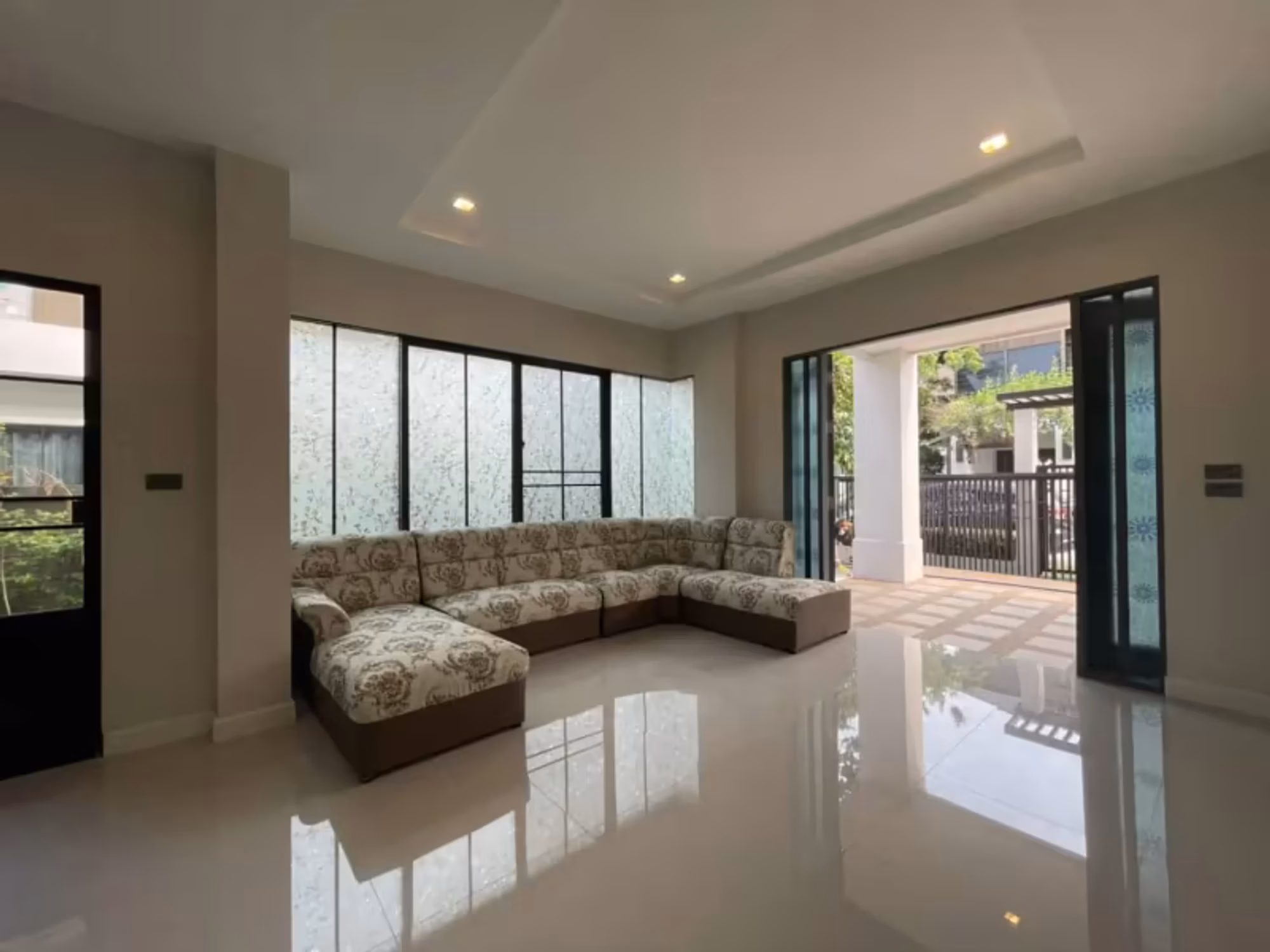 3 Bedroom House - Image 2